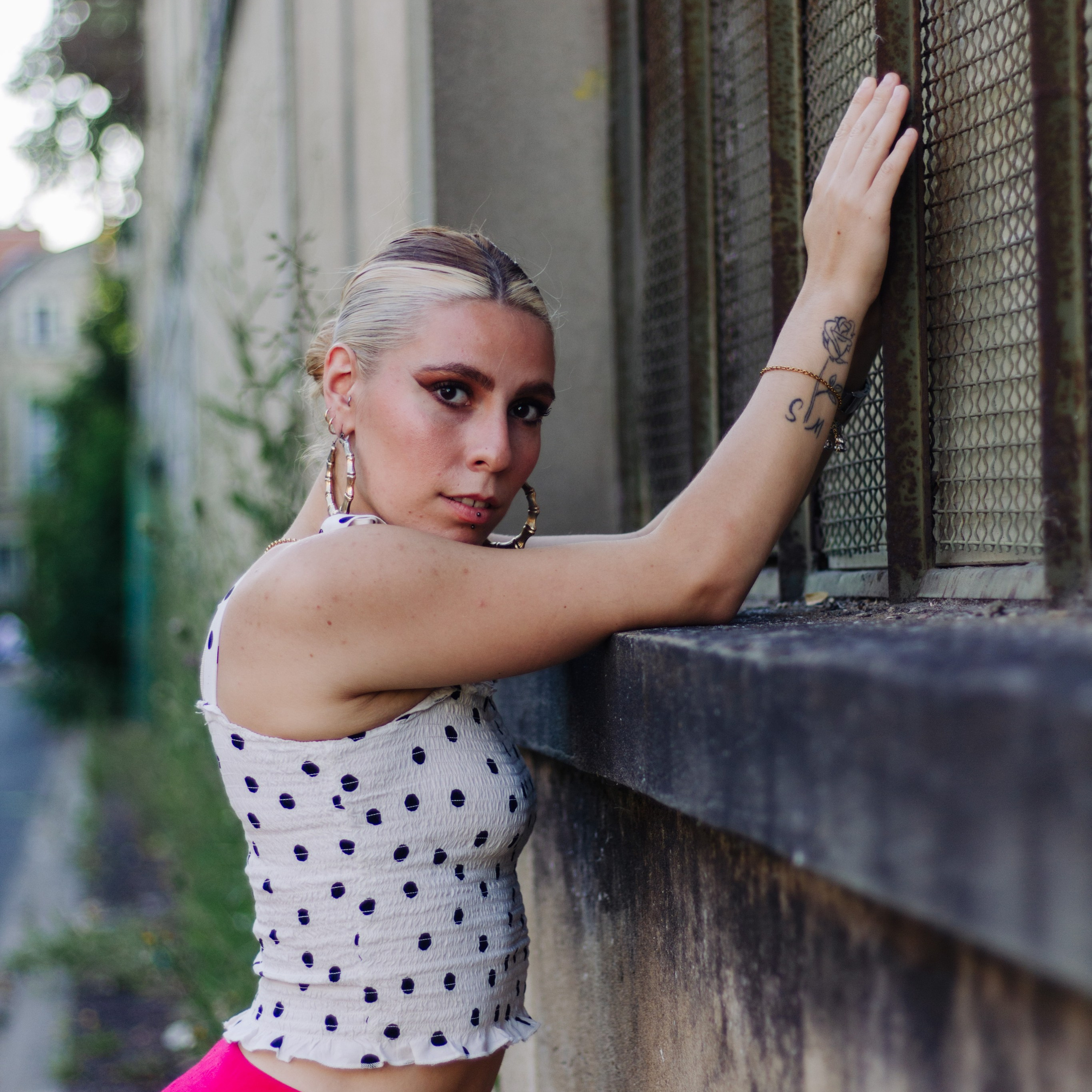 Photographe Professionnel à Poitiers, Vienne et Tours – Corporate, Reportage et Immobilier. Photographe professionnelle à Poitiers, Tours et Châtellerault | Studio photo entre Poitiers et Tours – portraits, familles, entreprises, ma