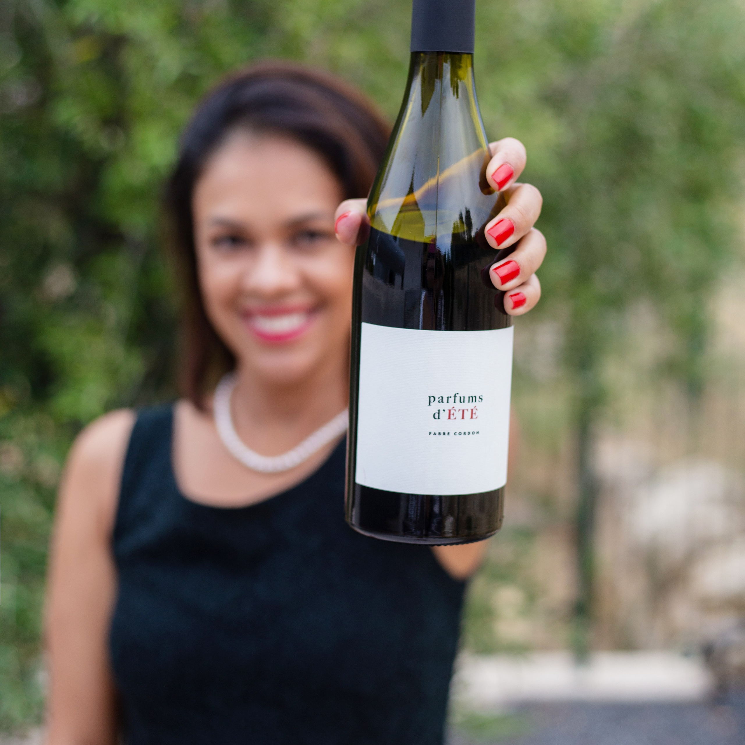 Photographe Professionnel à Poitiers, Vienne et Tours – Corporate, Reportage et Immobilier. Photographe professionnelle à Poitiers, Tours et Châtellerault | Studio photo entre Poitiers et Tours – portraits, familles, entreprises, ma