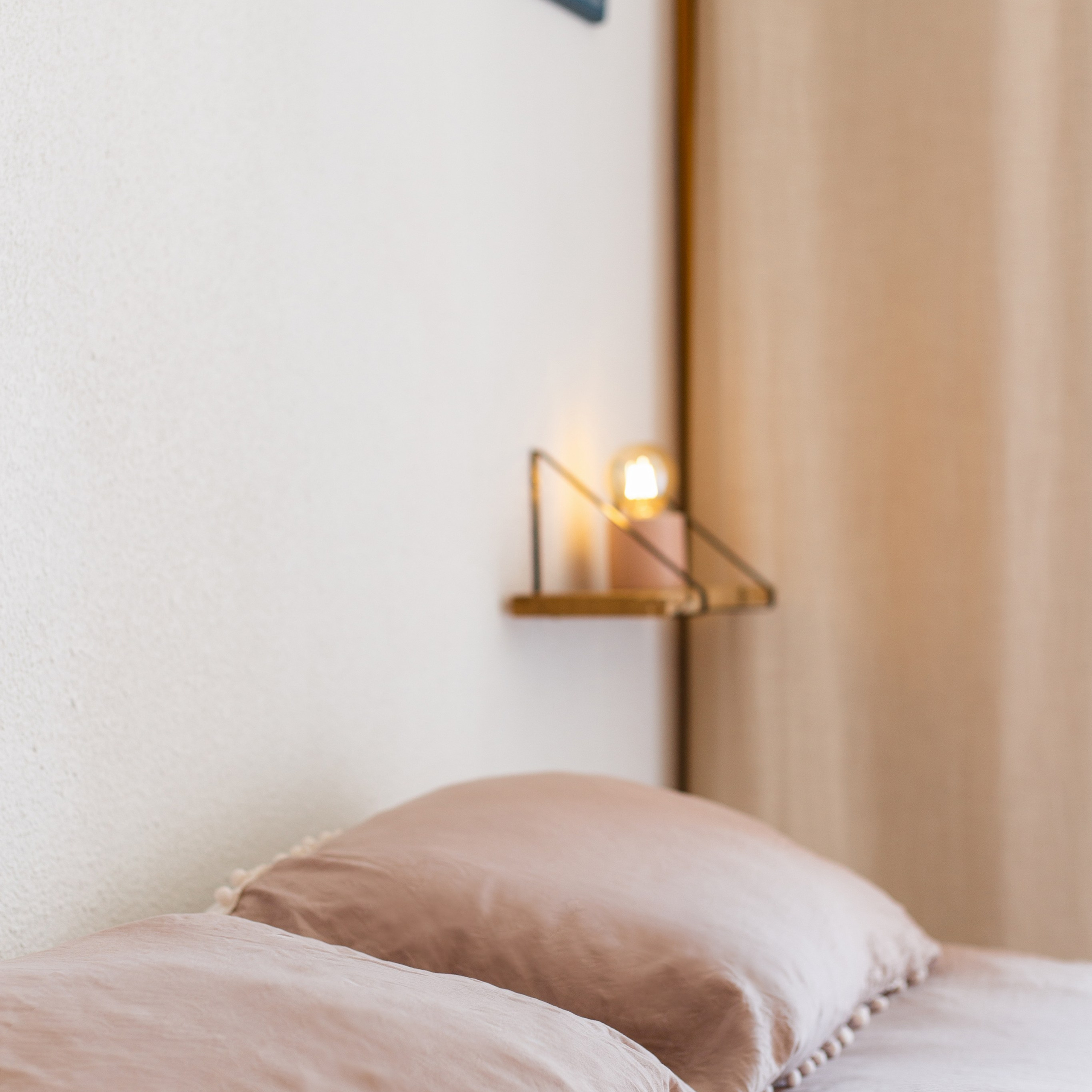 Photographe Professionnel à Poitiers, Vienne et Tours – Corporate, Reportage et Immobilier. Photographe professionnelle à Poitiers, Tours et Châtellerault | Studio photo entre Poitiers et Tours – portraits, familles, entreprises, ma