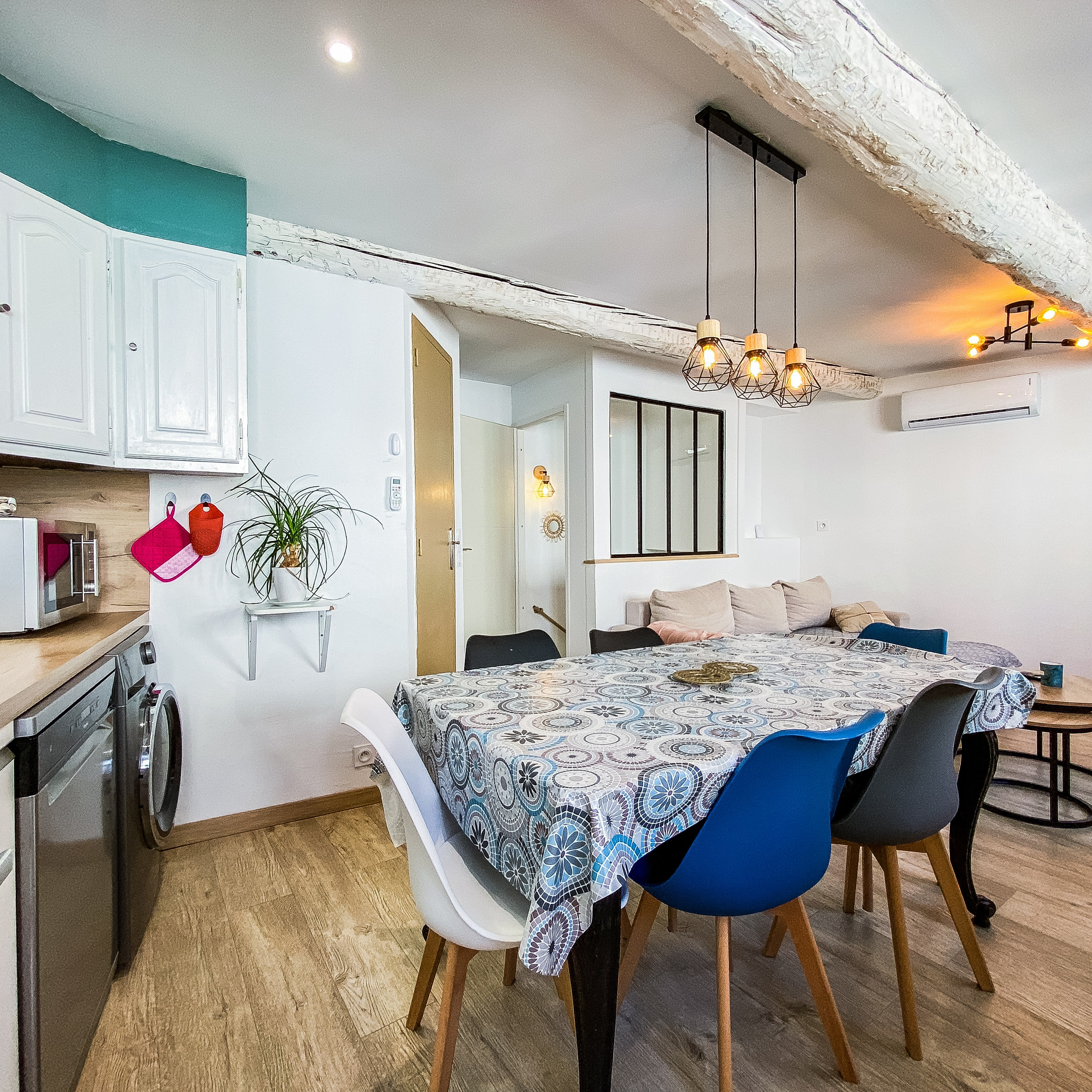 Photographe Professionnel à Poitiers, Vienne et Tours – Corporate, Reportage et Immobilier. Photographe professionnelle à Poitiers, Tours et Châtellerault | Studio photo entre Poitiers et Tours – portraits, familles, entreprises, ma