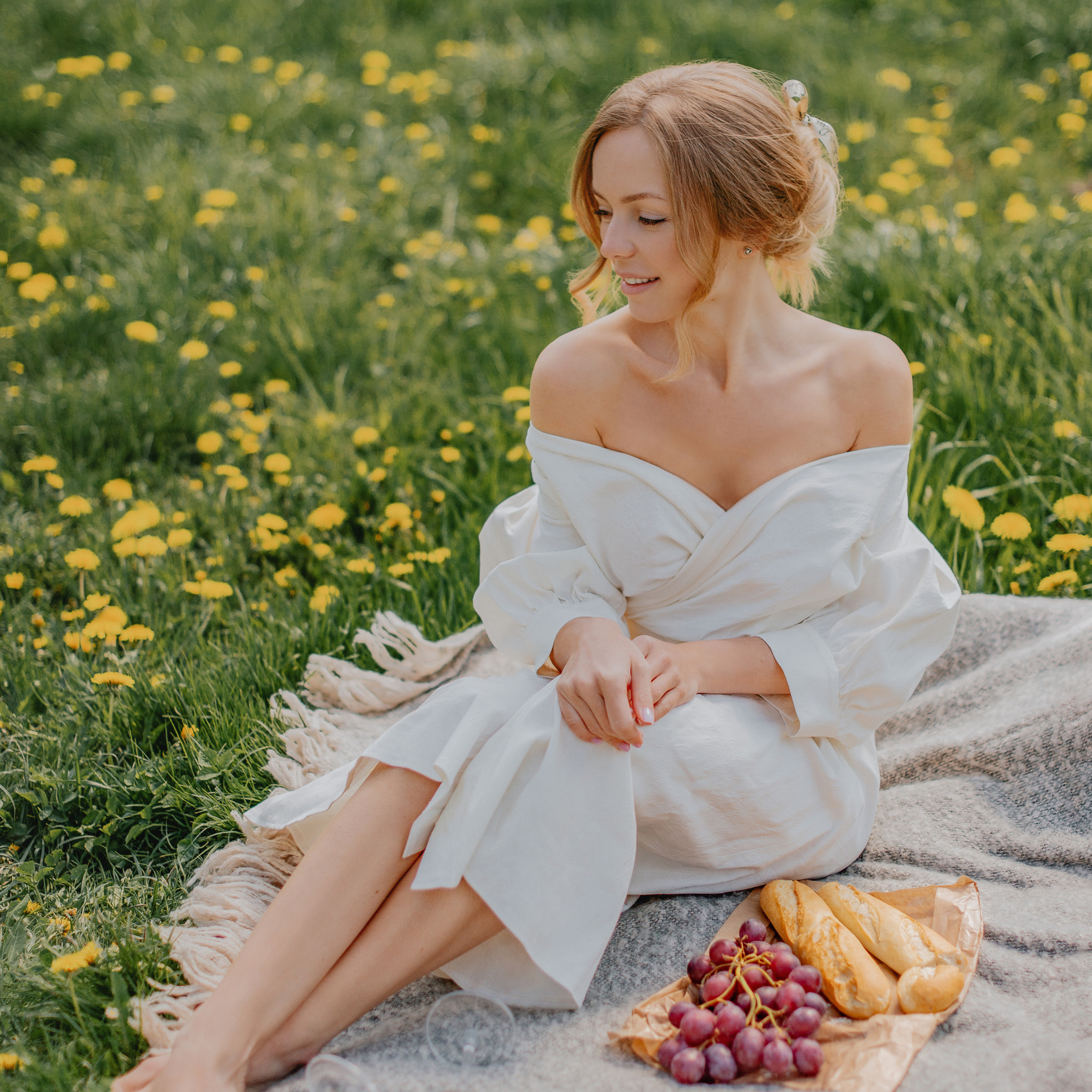Svatební focení s výhledem na Karlův most a ve Valdštejnské zahradě. Profesionální fotografka v Praze Anastasia Haritonova