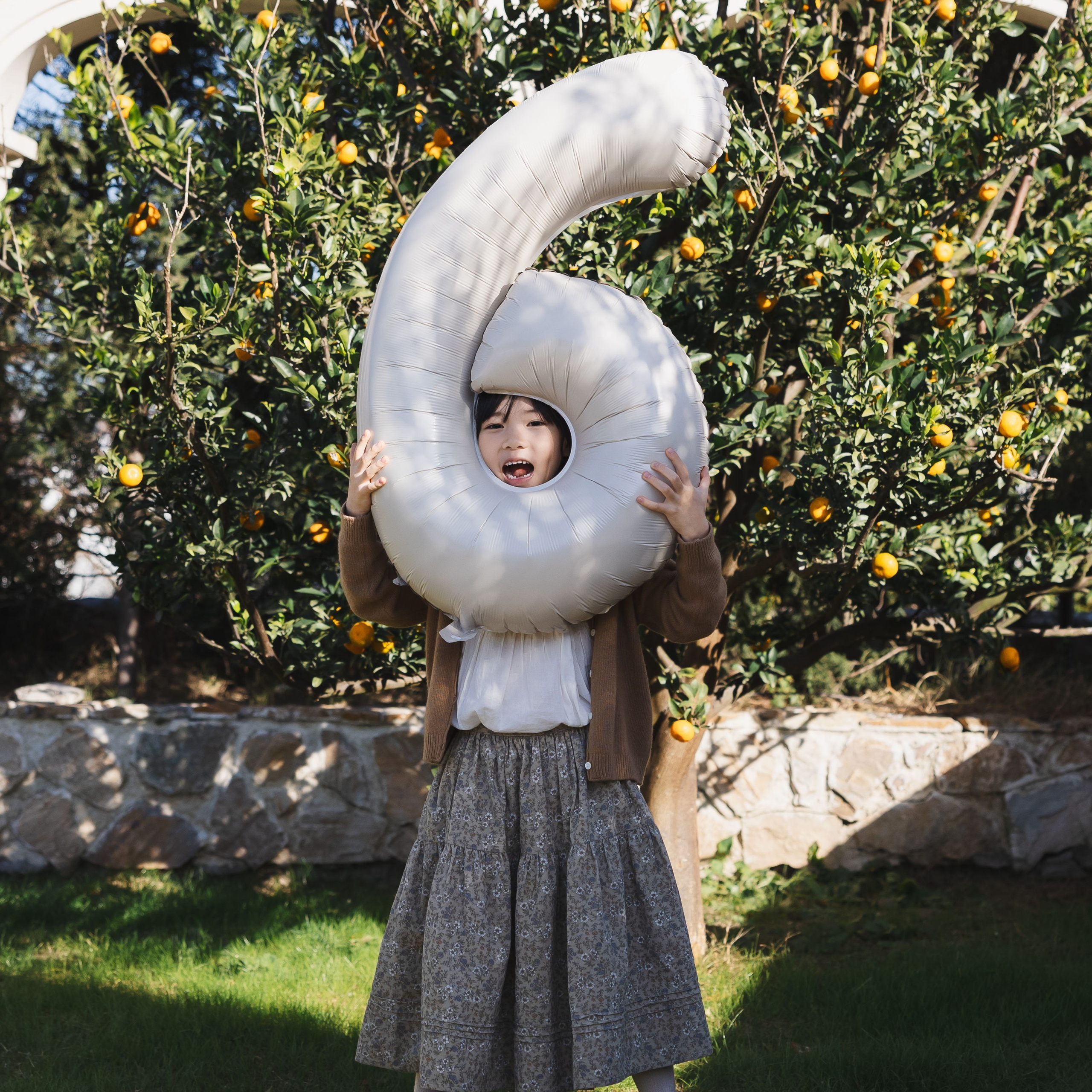 The stories behind Shanghai family photography. Shanghai Family Photographer Dora