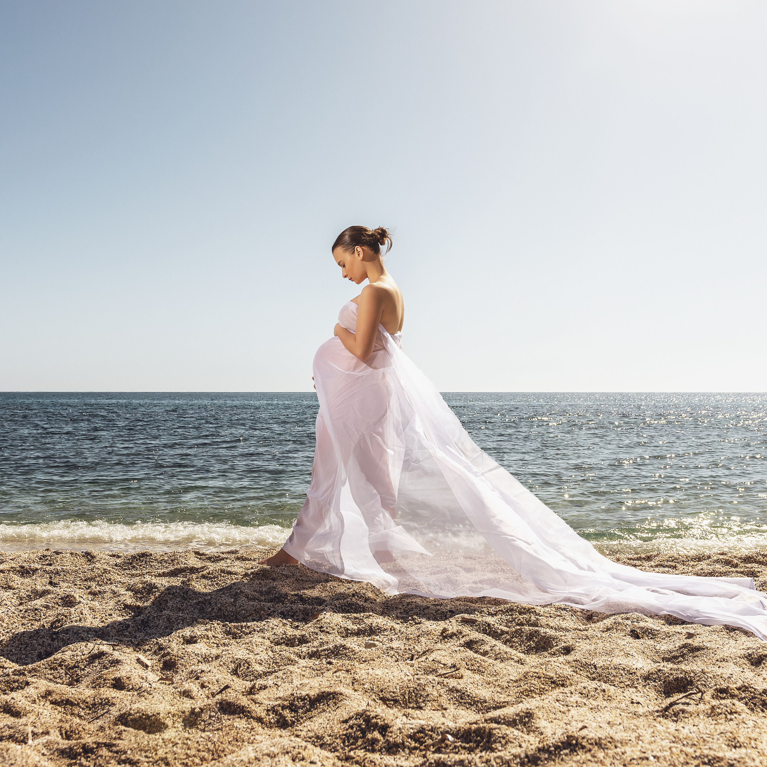 Photographer Crete | Pregnancy photo sessions. Photographer Crete | Portrait Photographer | Evgenios Paopano