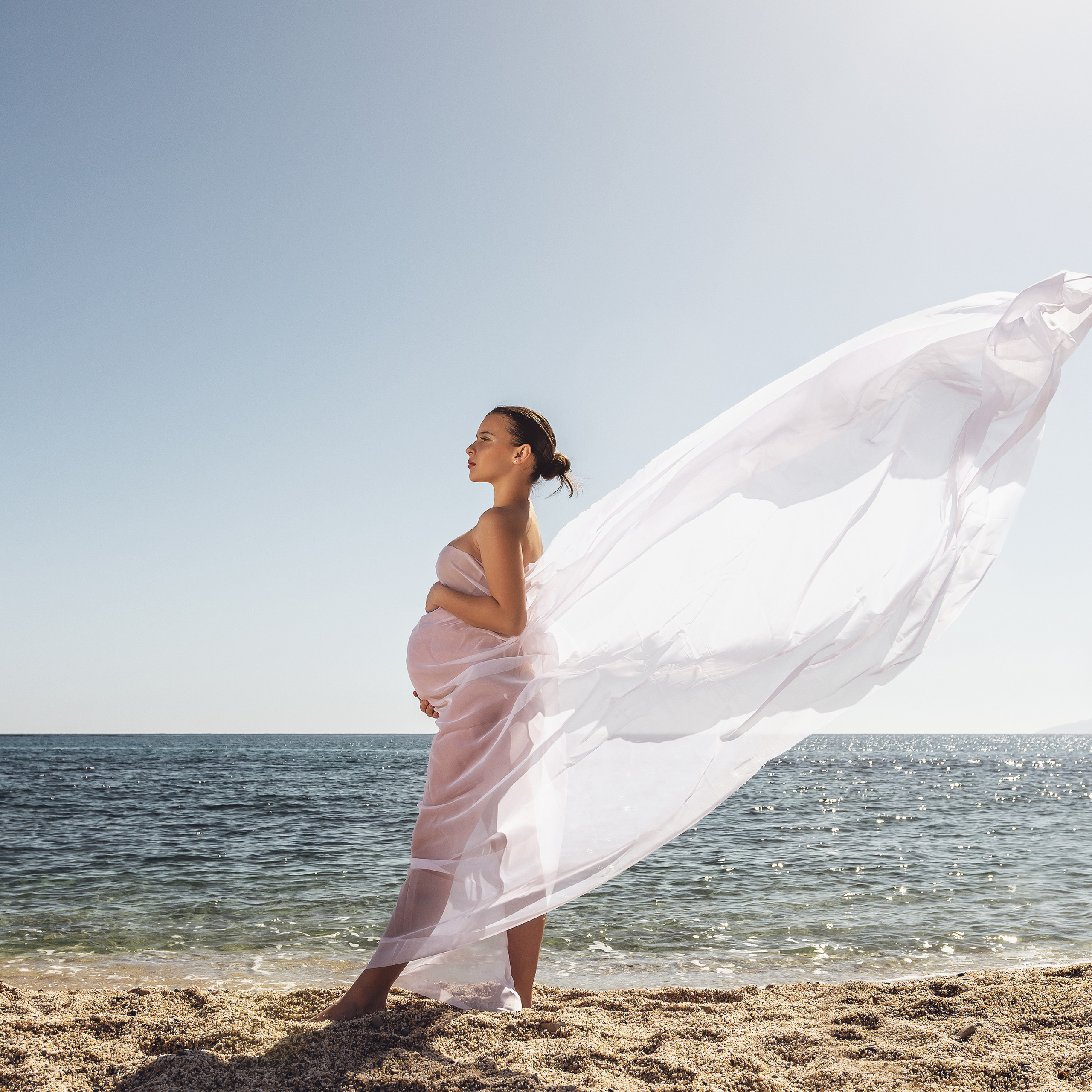 Photographer Crete | Pregnancy photo sessions. Photographer Crete | Portrait Photographer | Evgenios Paopano