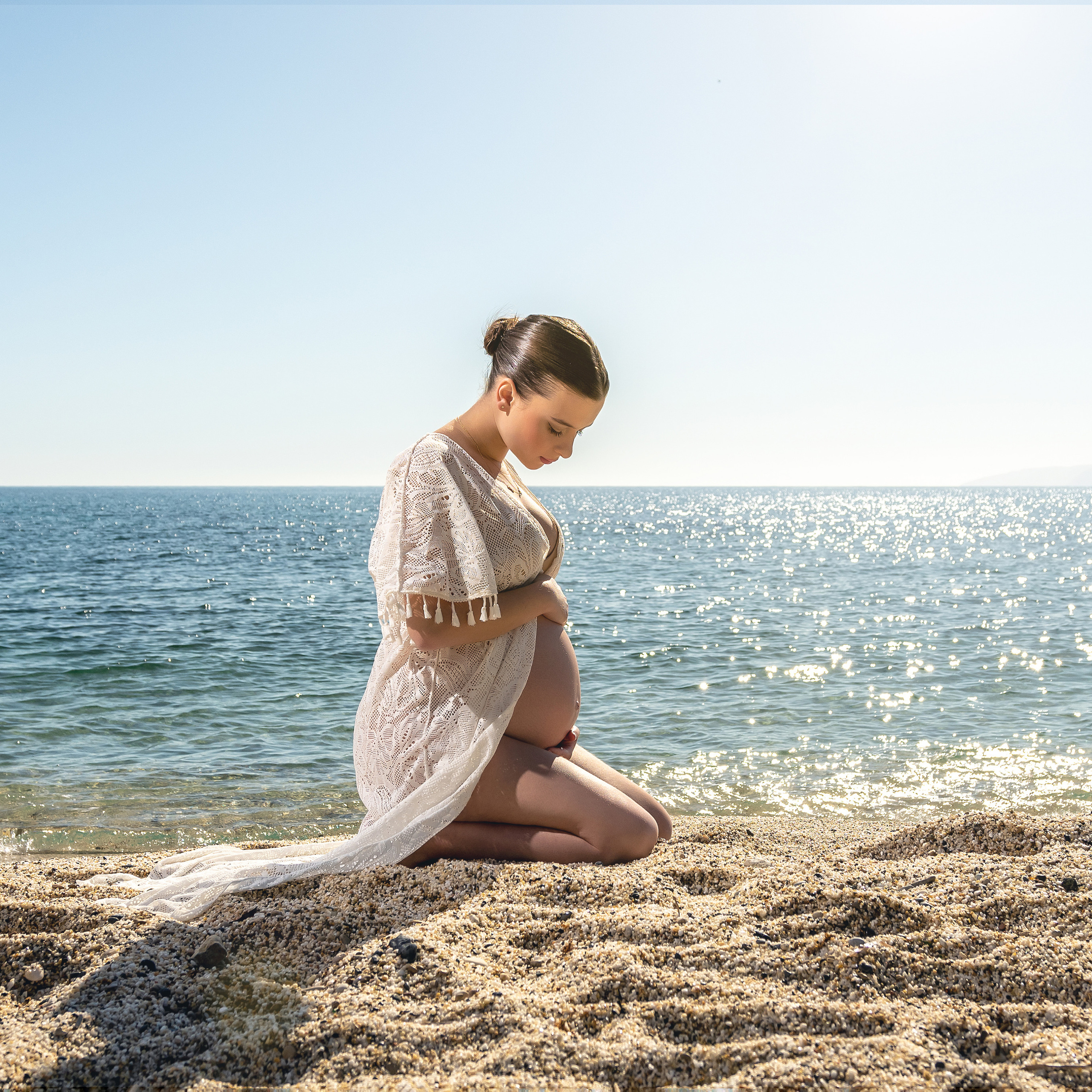 Photographer Crete | Pregnancy photo sessions. Photographer Crete | Portrait Photographer | Evgenios Paopano