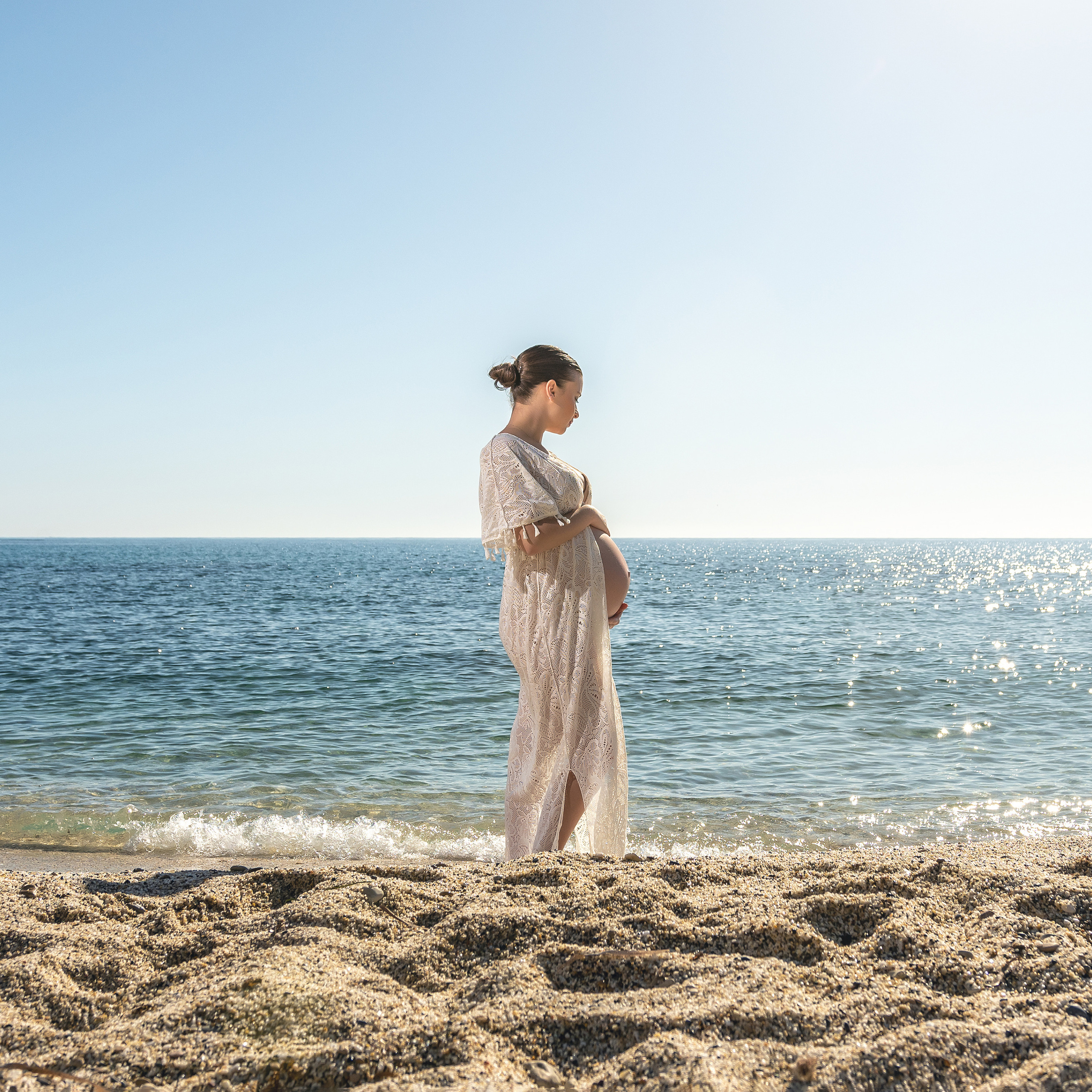 Photographer Crete | Pregnancy photo sessions. Photographer Crete | Portrait Photographer | Evgenios Paopano