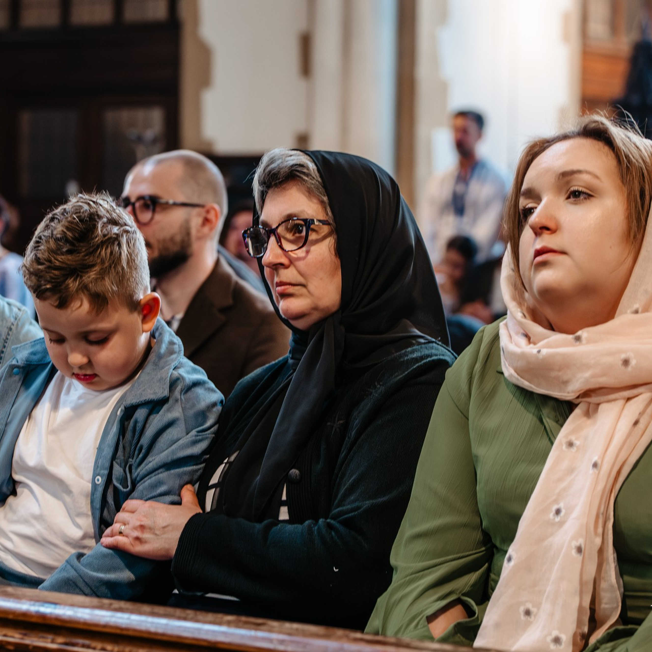 Sambata lui Lazar si Hramul la Biserica Romaneasca din Southampton — Slujba arhiereasca oficiata de PS Parinte Atanasie. TANTAN IONUT FOTO & FILM