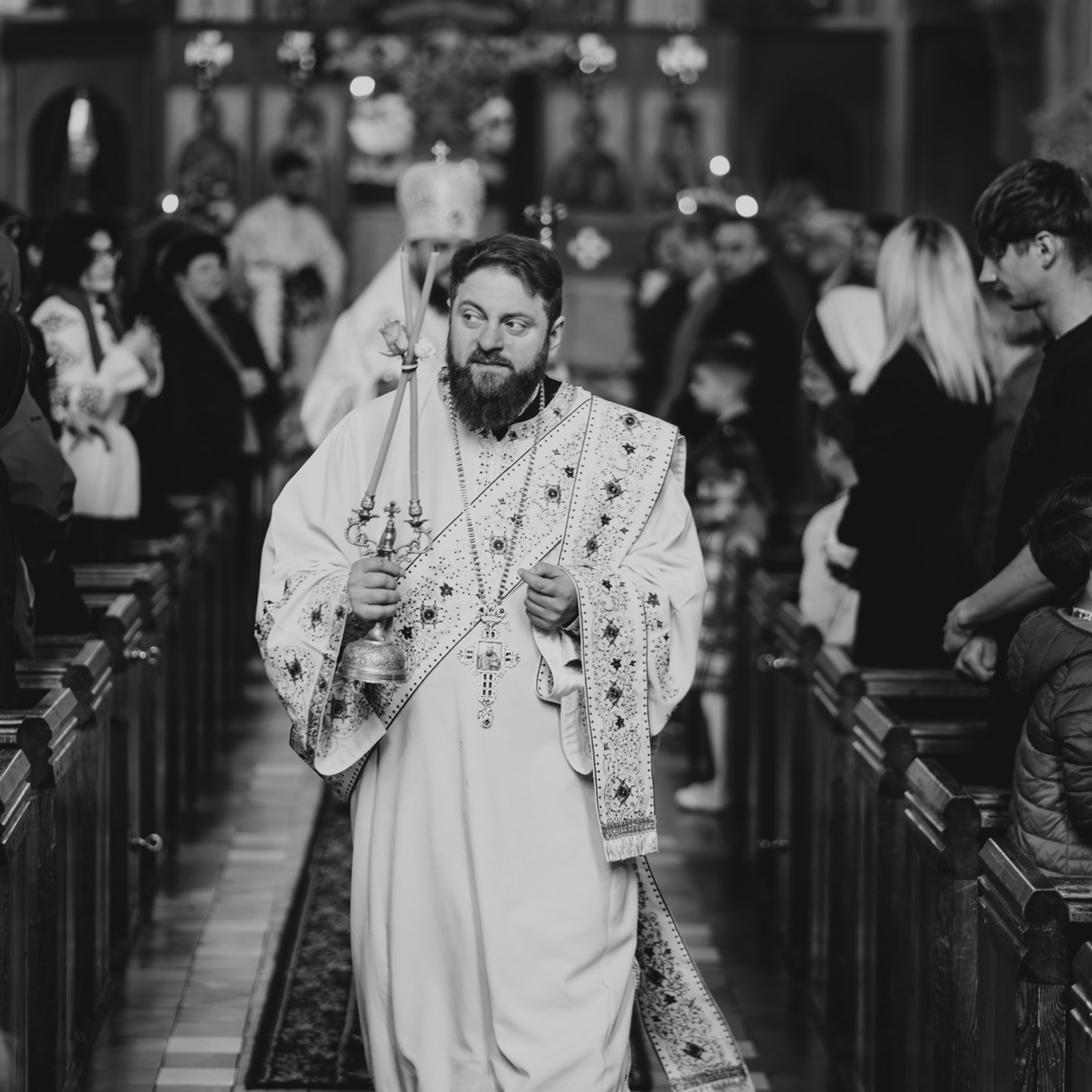 Sambata lui Lazar si Hramul la Biserica Romaneasca din Southampton — Slujba arhiereasca oficiata de PS Parinte Atanasie. TANTAN IONUT FOTO & FILM