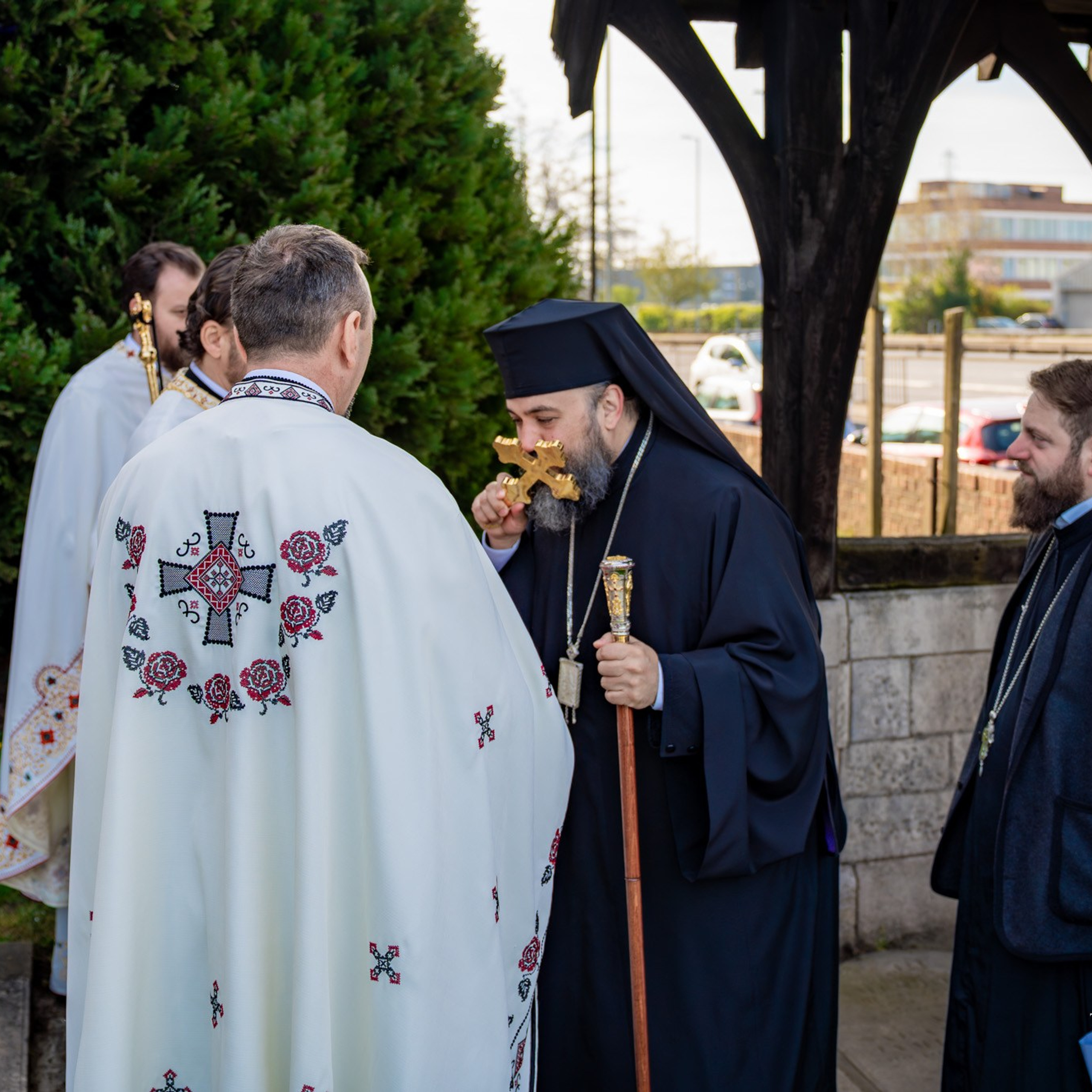 Sambata lui Lazar si Hramul la Biserica Romaneasca din Southampton — Slujba arhiereasca oficiata de PS Parinte Atanasie. TANTAN IONUT FOTO & FILM