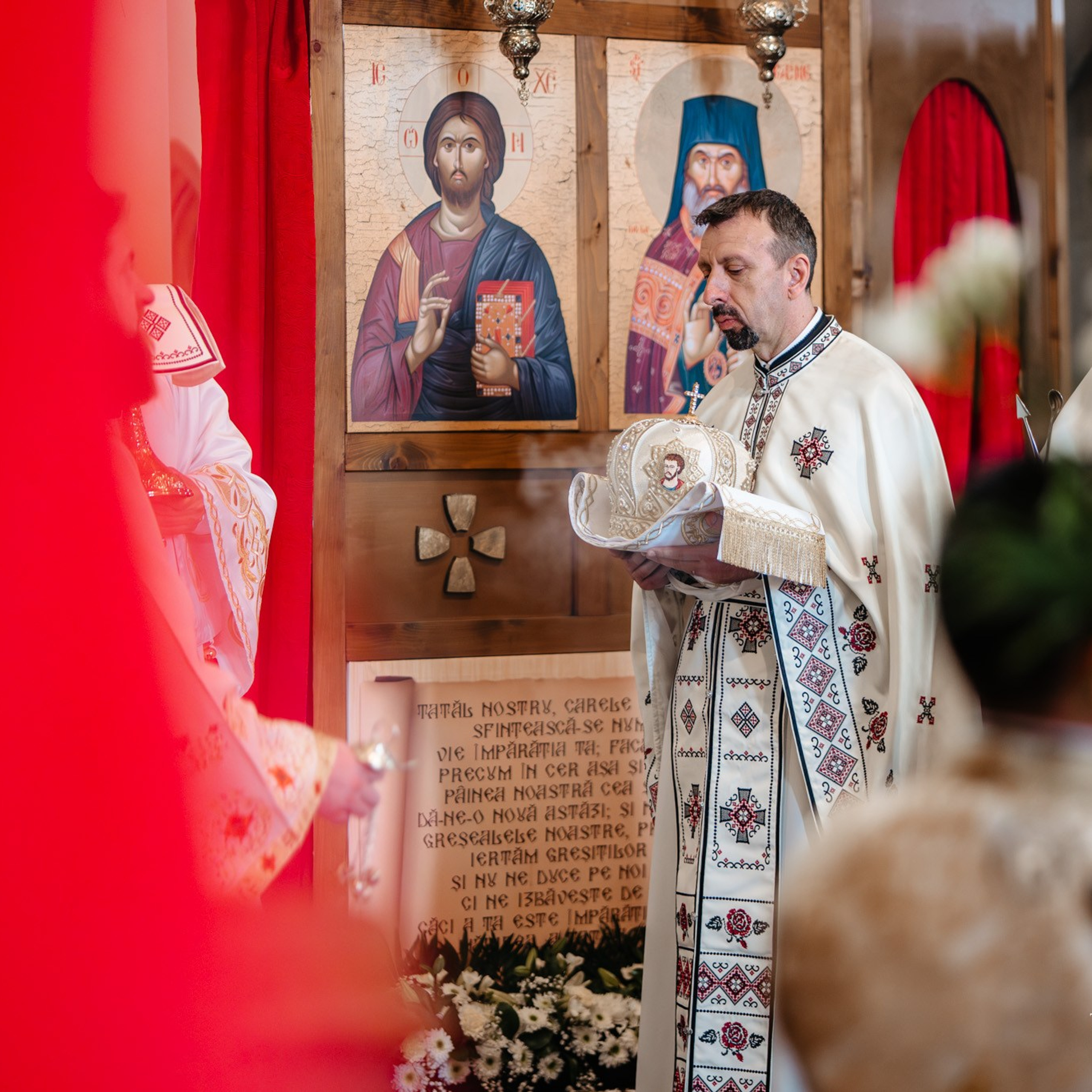 Sambata lui Lazar si Hramul la Biserica Romaneasca din Southampton — Slujba arhiereasca oficiata de PS Parinte Atanasie. TANTAN IONUT FOTO & FILM