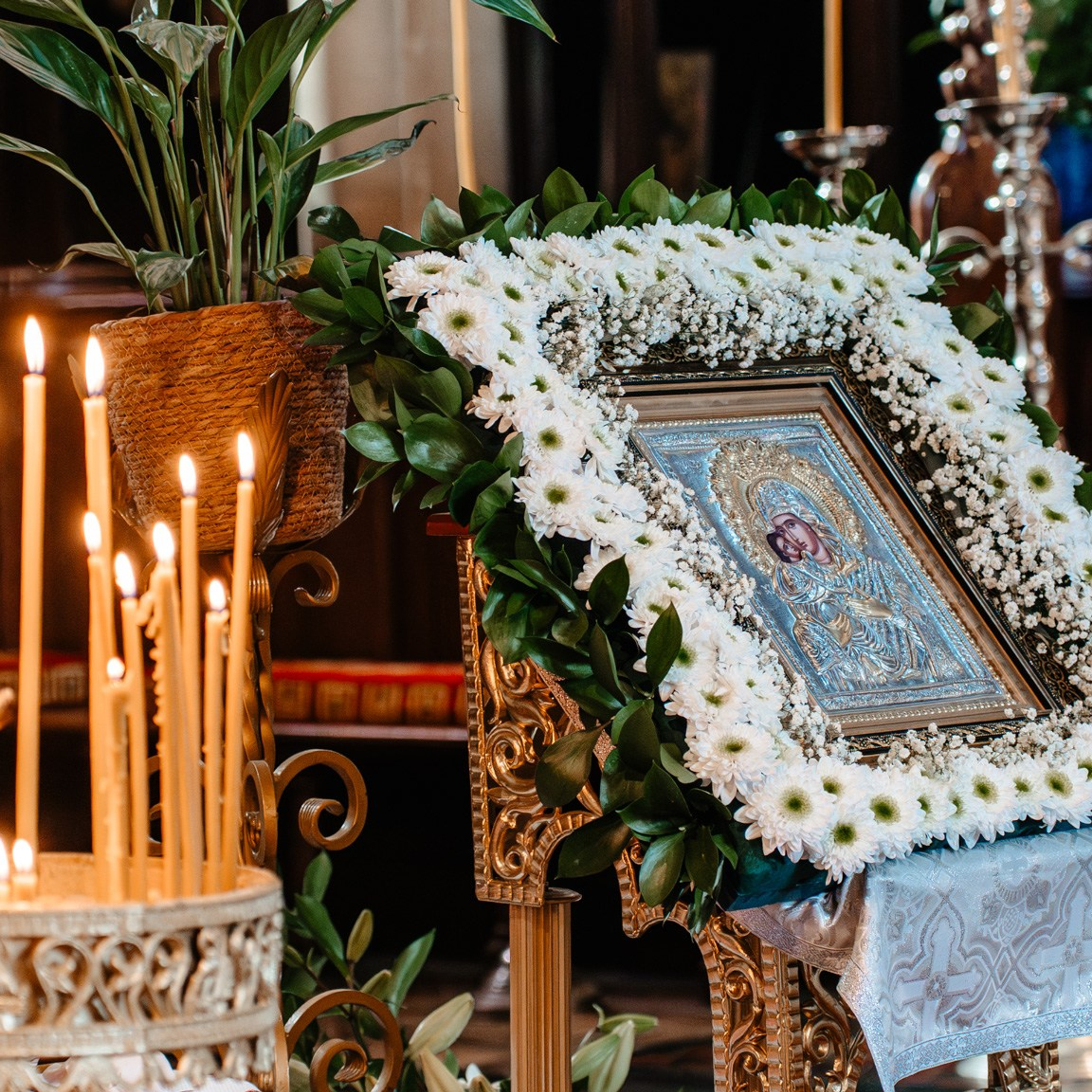Sambata lui Lazar si Hramul la Biserica Romaneasca din Southampton — Slujba arhiereasca oficiata de PS Parinte Atanasie. TANTAN IONUT FOTO & FILM