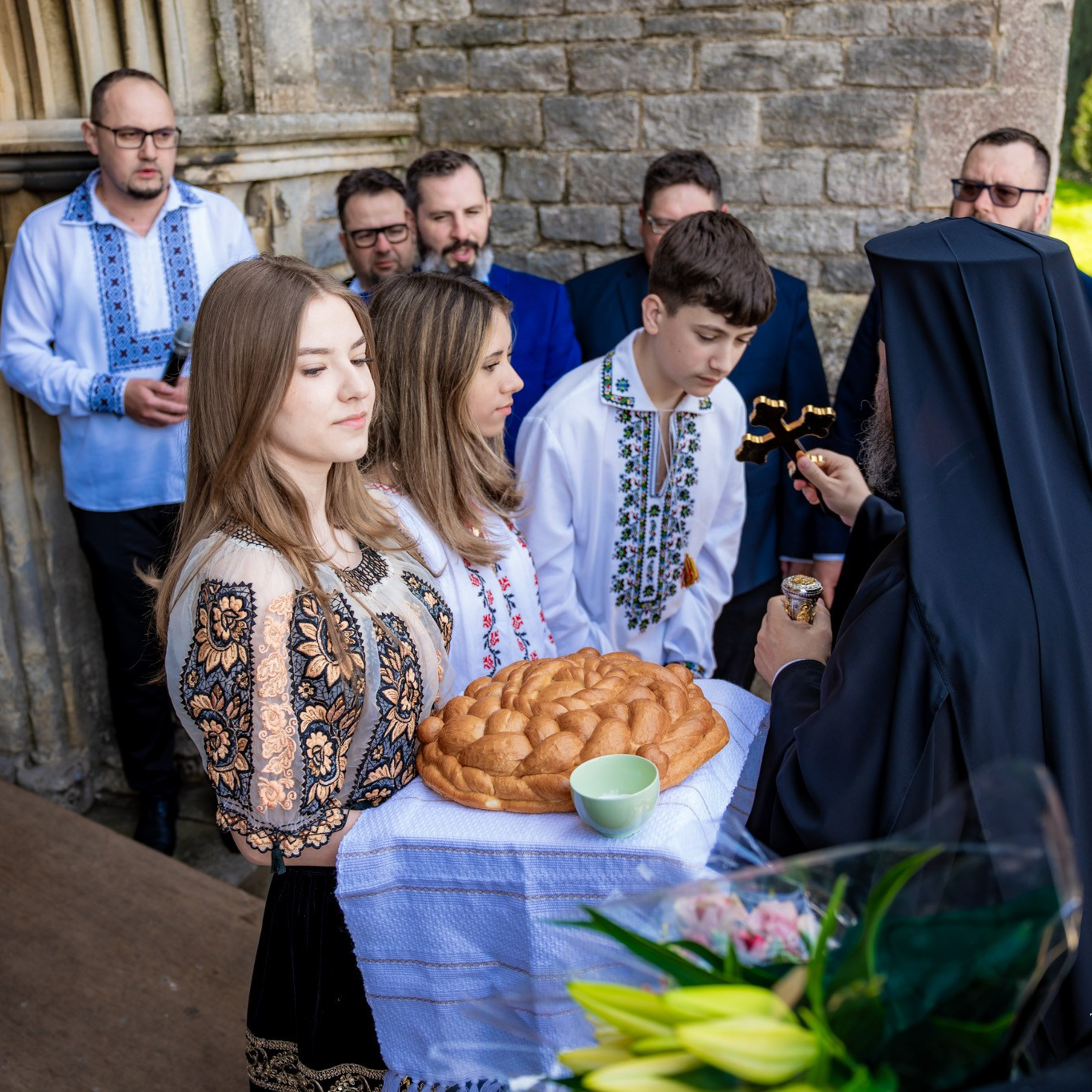 Sambata lui Lazar si Hramul la Biserica Romaneasca din Southampton — Slujba arhiereasca oficiata de PS Parinte Atanasie. TANTAN IONUT FOTO & FILM