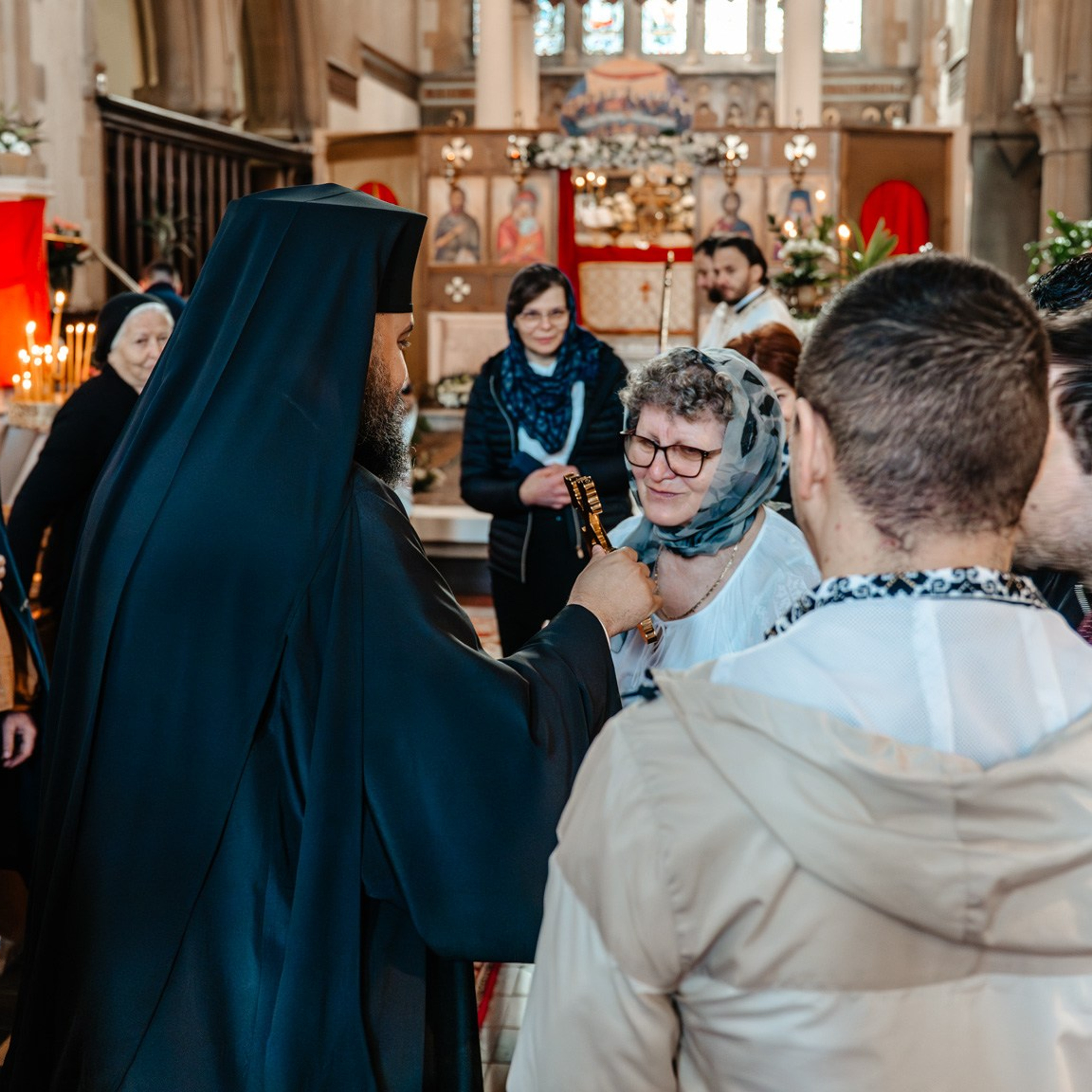 Sambata lui Lazar si Hramul la Biserica Romaneasca din Southampton — Slujba arhiereasca oficiata de PS Parinte Atanasie. TANTAN IONUT FOTO & FILM