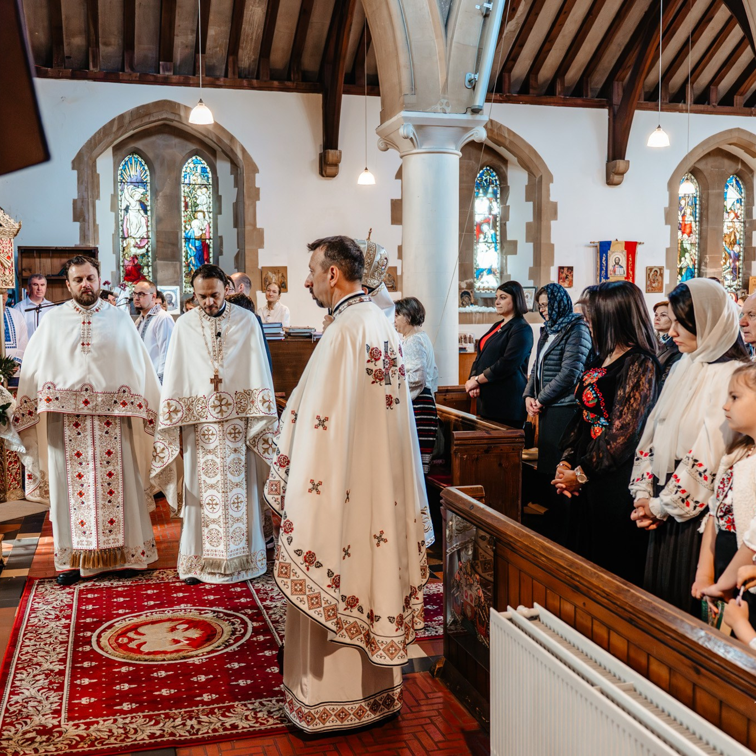 Sambata lui Lazar si Hramul la Biserica Romaneasca din Southampton — Slujba arhiereasca oficiata de PS Parinte Atanasie. TANTAN IONUT FOTO & FILM