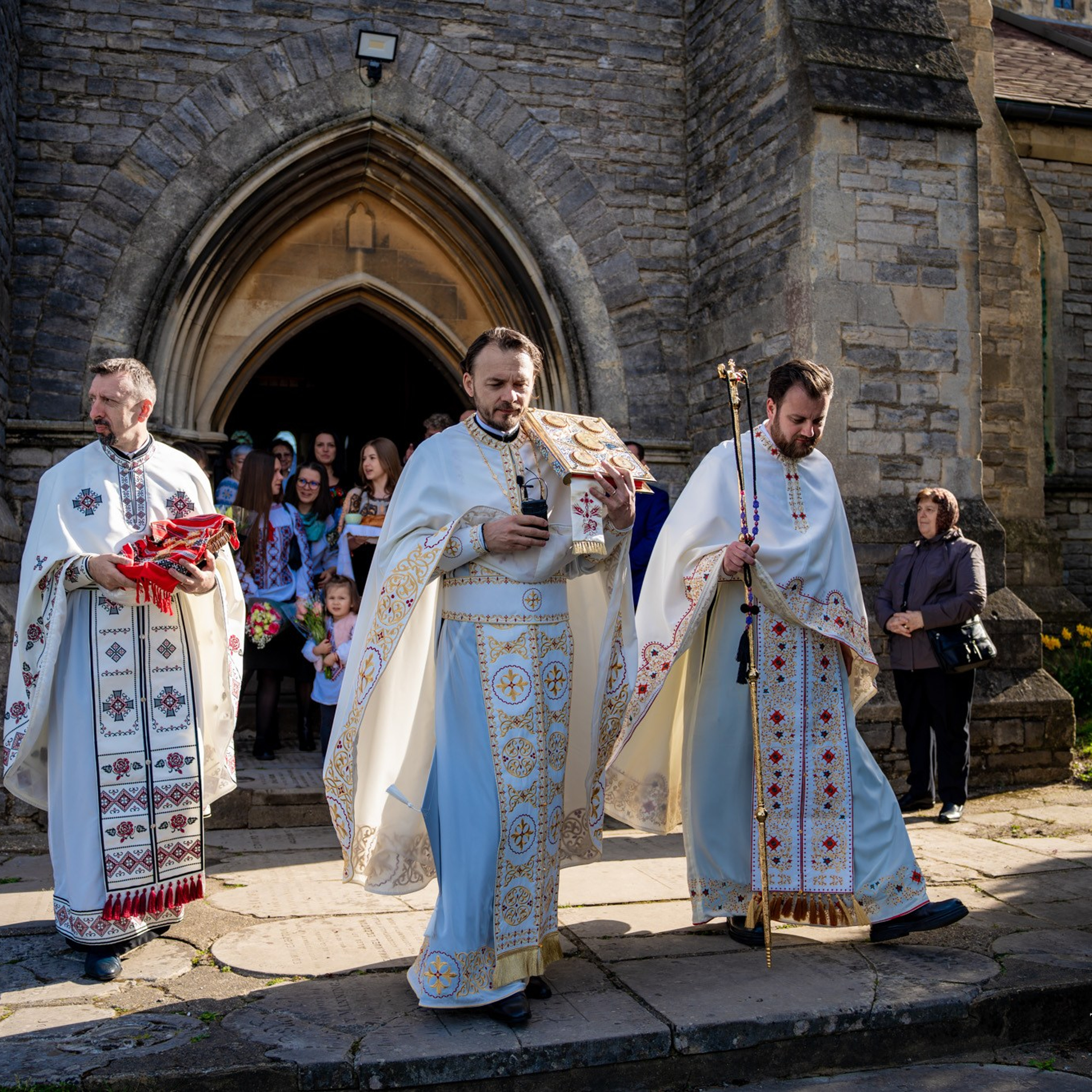 Sambata lui Lazar si Hramul la Biserica Romaneasca din Southampton — Slujba arhiereasca oficiata de PS Parinte Atanasie. TANTAN IONUT FOTO & FILM