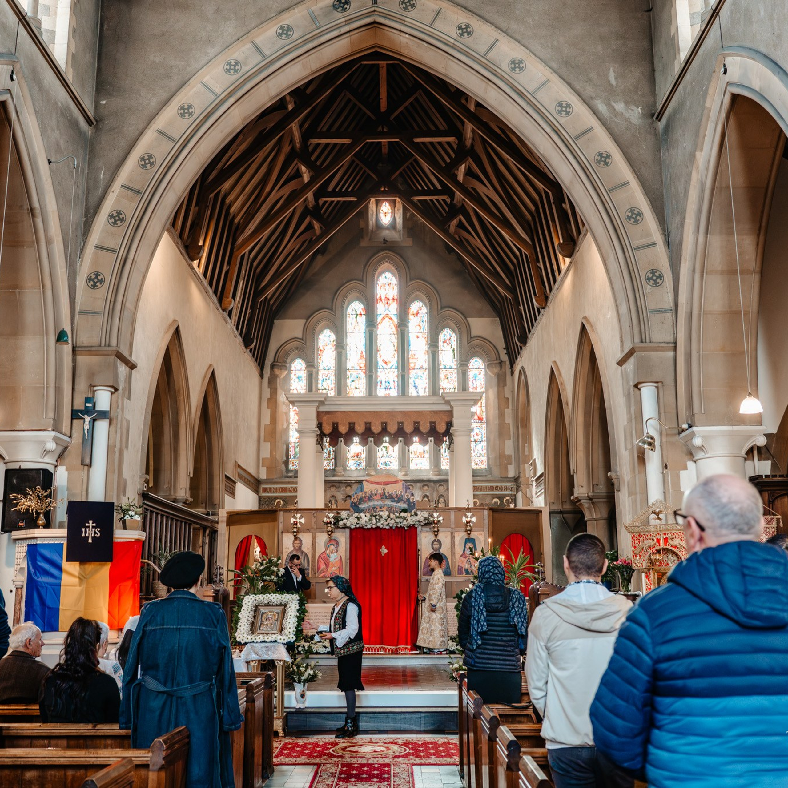 Sambata lui Lazar si Hramul la Biserica Romaneasca din Southampton — Slujba arhiereasca oficiata de PS Parinte Atanasie. TANTAN IONUT FOTO & FILM