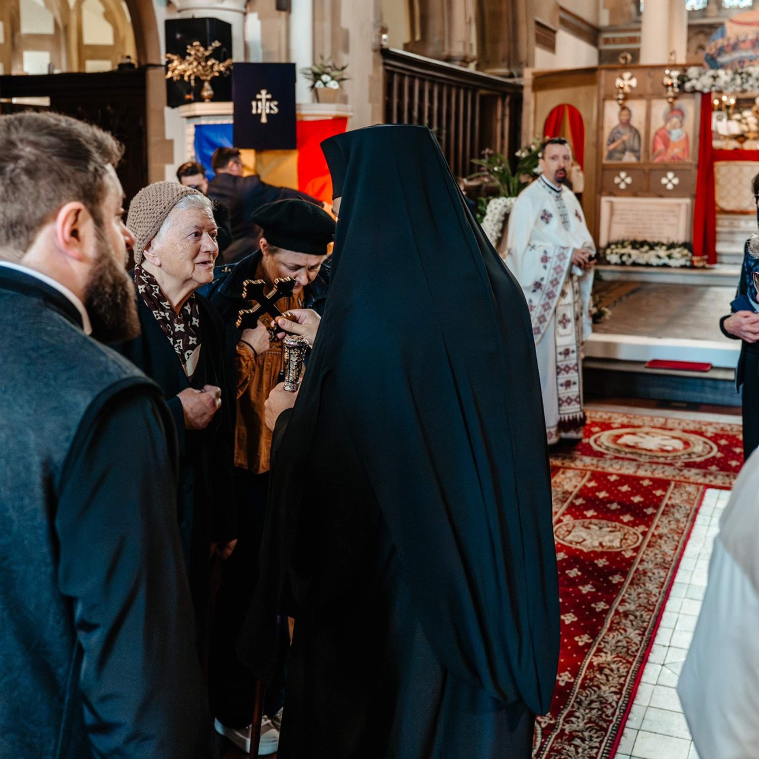 Sambata lui Lazar si Hramul la Biserica Romaneasca din Southampton — Slujba arhiereasca oficiata de PS Parinte Atanasie. TANTAN IONUT FOTO & FILM