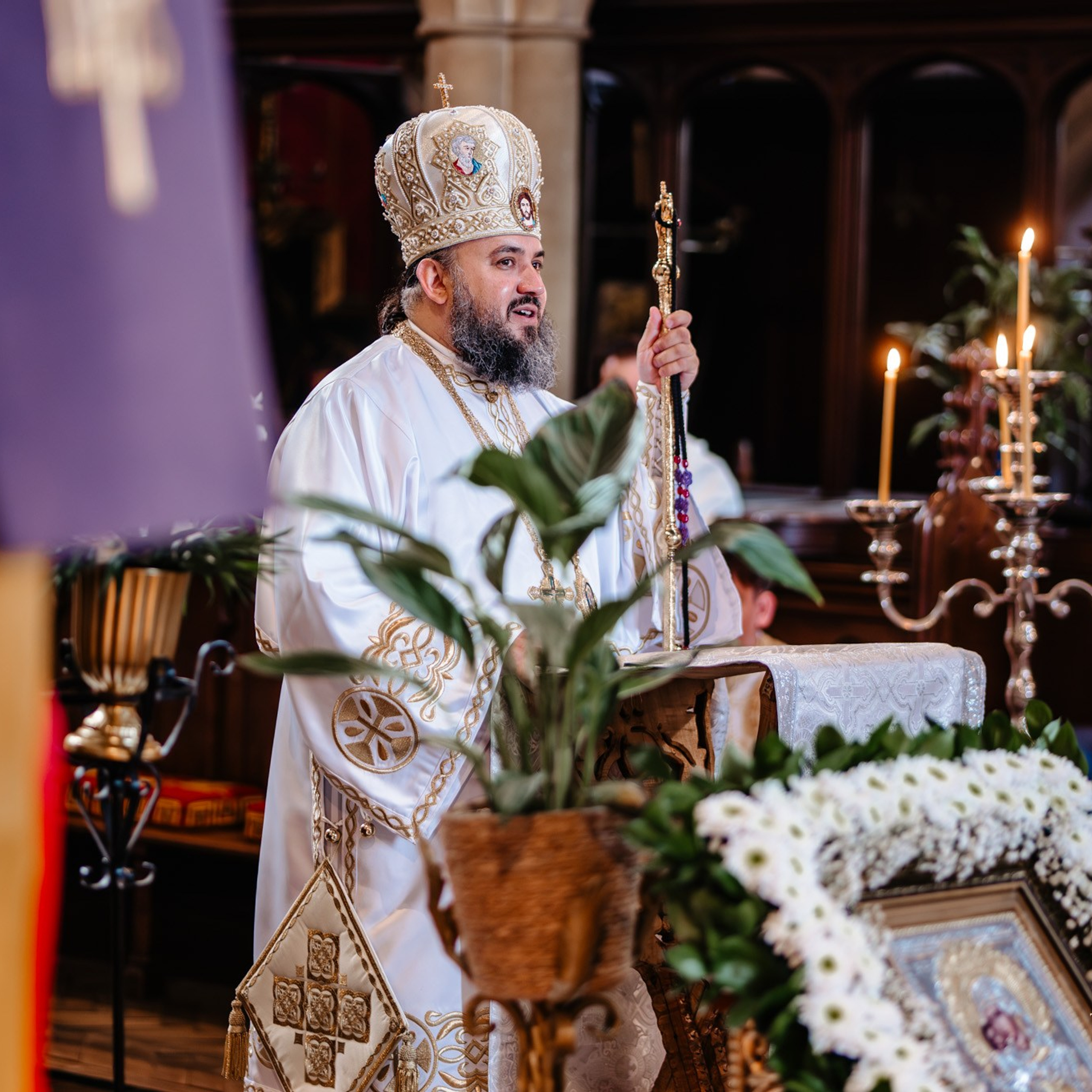 Sambata lui Lazar si Hramul la Biserica Romaneasca din Southampton — Slujba arhiereasca oficiata de PS Parinte Atanasie. TANTAN IONUT FOTO & FILM