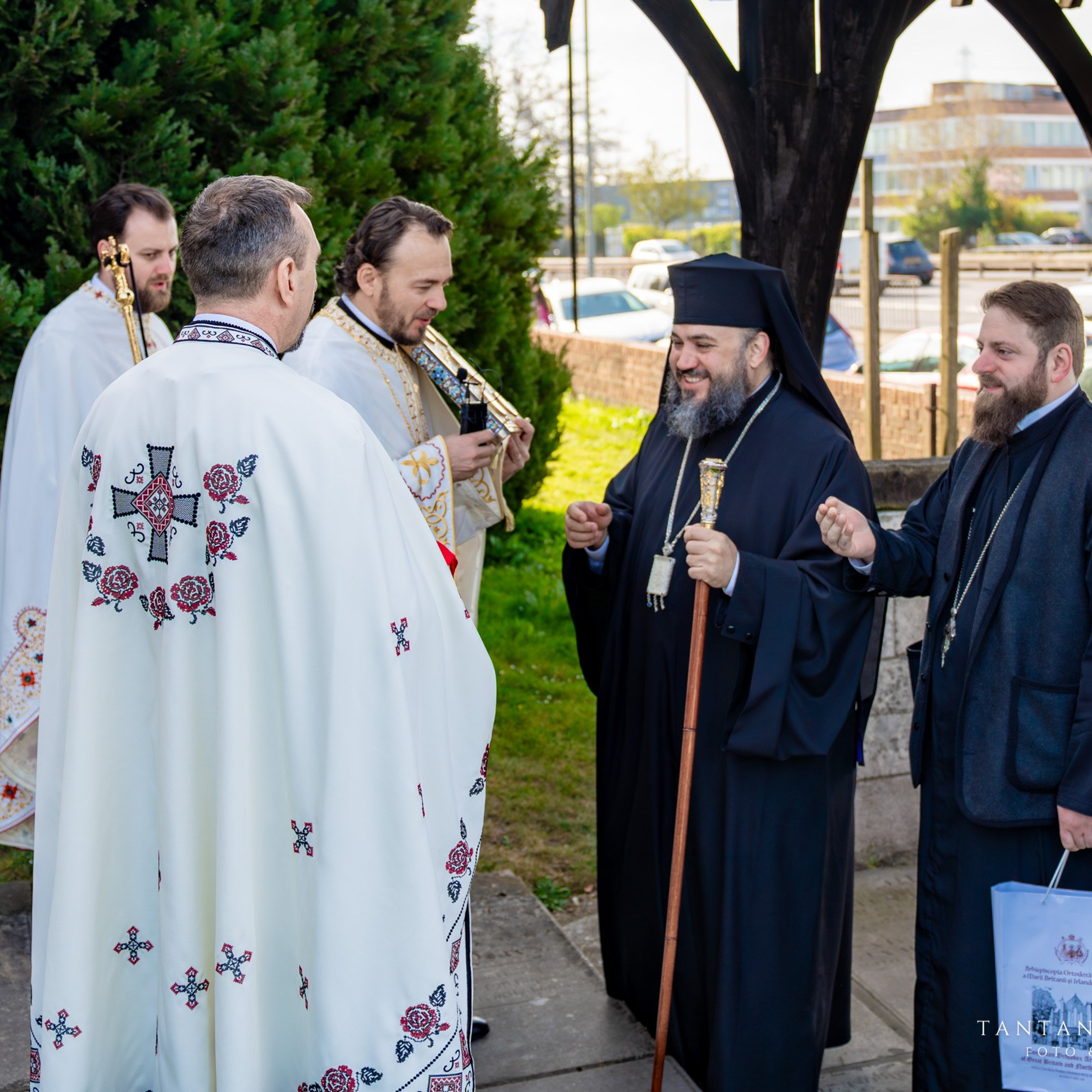 Sambata lui Lazar si Hramul la Biserica Romaneasca din Southampton — Slujba arhiereasca oficiata de PS Parinte Atanasie. TANTAN IONUT FOTO & FILM