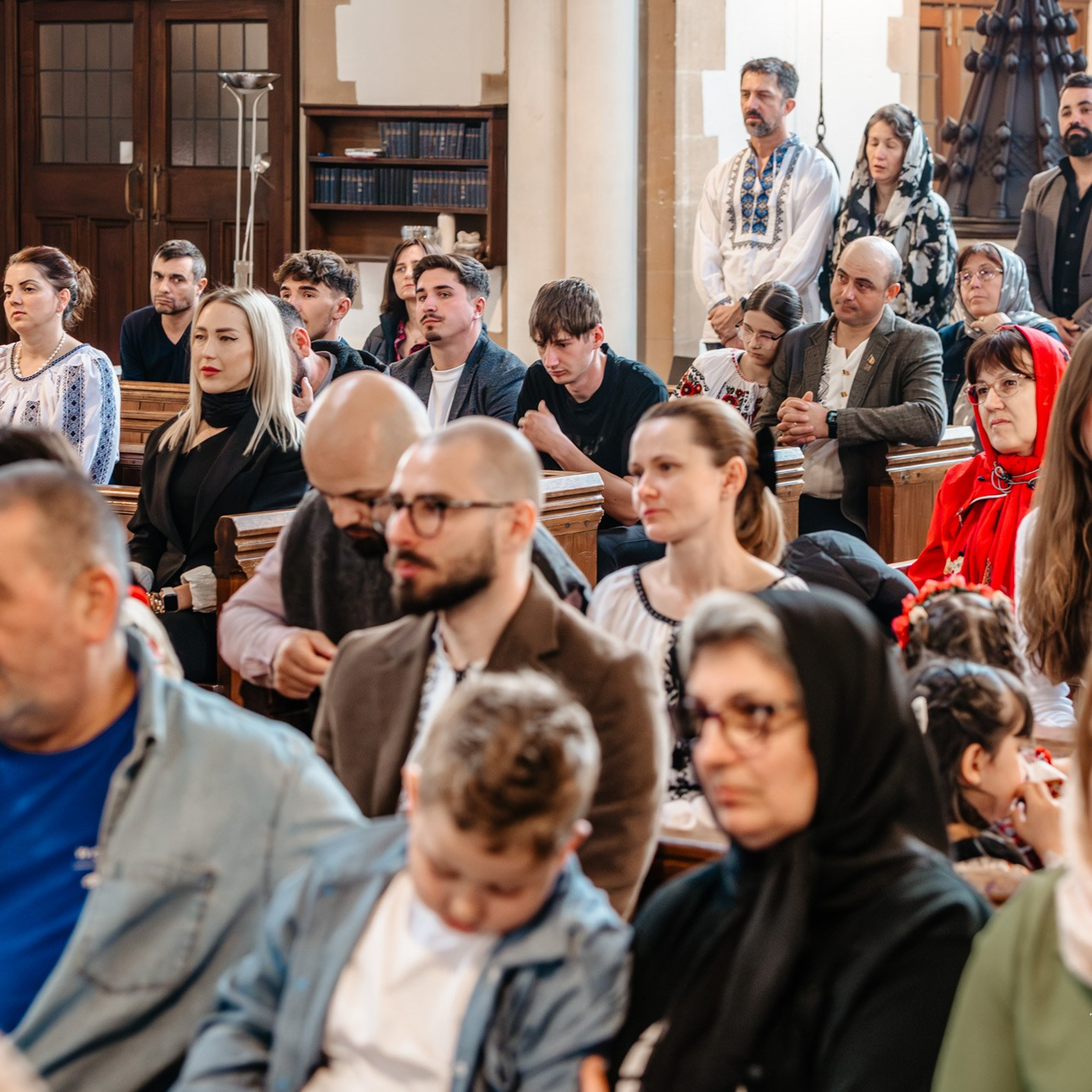 Sambata lui Lazar si Hramul la Biserica Romaneasca din Southampton — Slujba arhiereasca oficiata de PS Parinte Atanasie. TANTAN IONUT FOTO & FILM