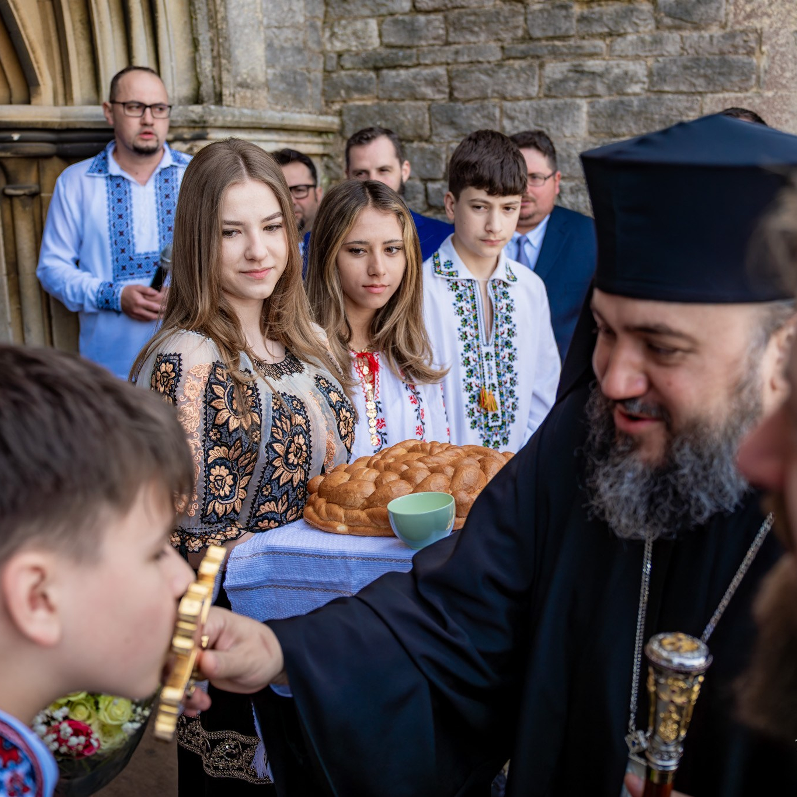 Sambata lui Lazar si Hramul la Biserica Romaneasca din Southampton — Slujba arhiereasca oficiata de PS Parinte Atanasie. TANTAN IONUT FOTO & FILM