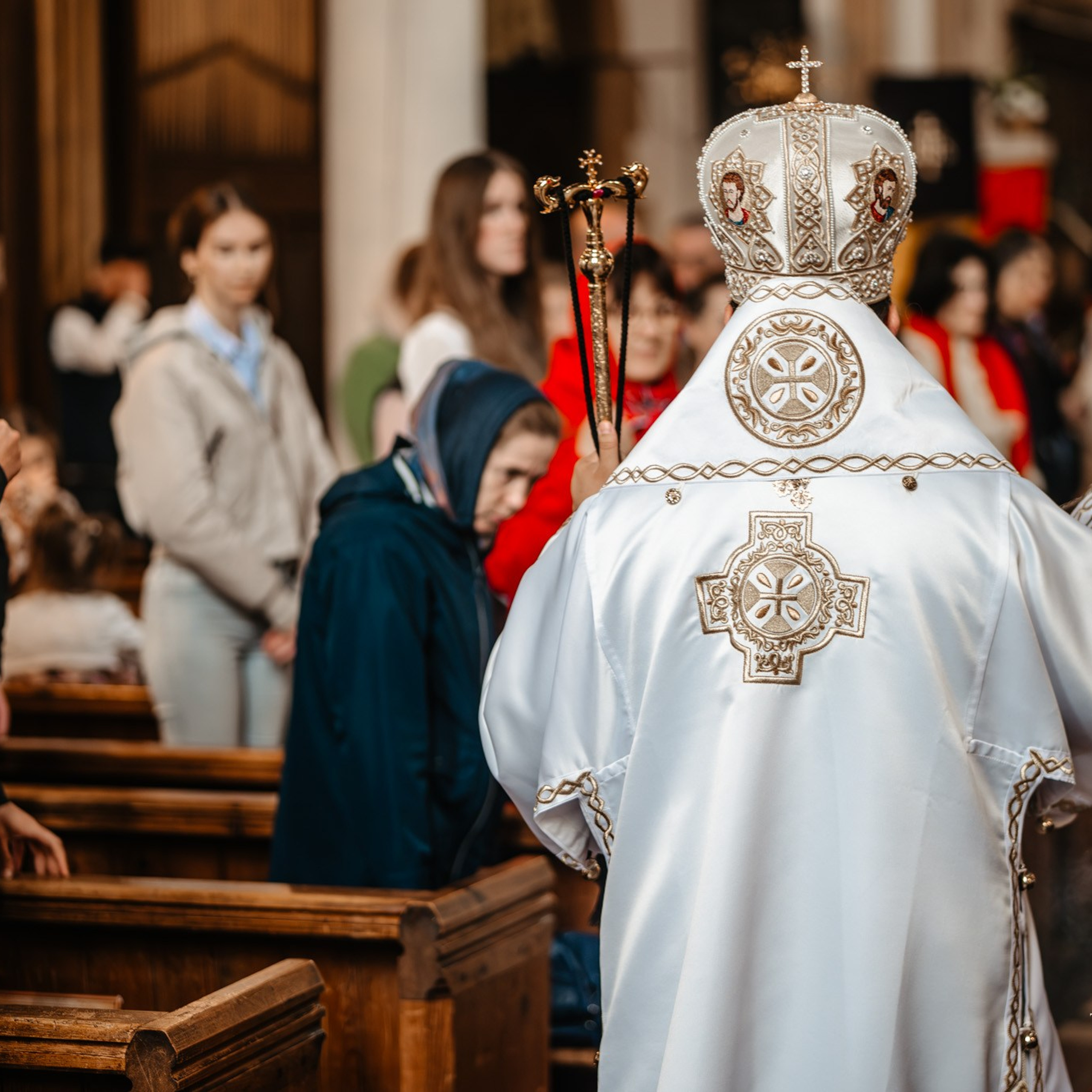 Sambata lui Lazar si Hramul la Biserica Romaneasca din Southampton — Slujba arhiereasca oficiata de PS Parinte Atanasie. TANTAN IONUT FOTO & FILM