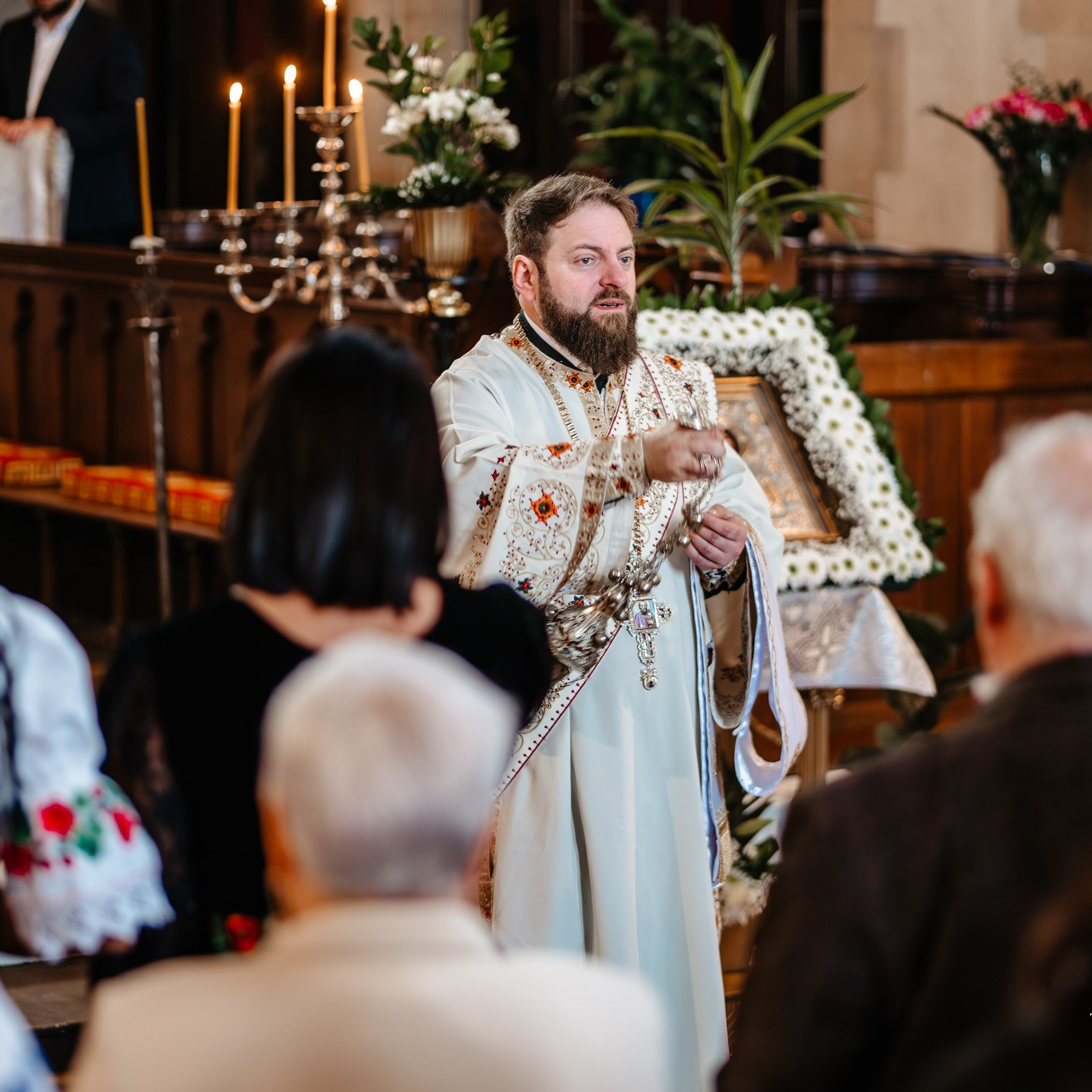 Sambata lui Lazar si Hramul la Biserica Romaneasca din Southampton — Slujba arhiereasca oficiata de PS Parinte Atanasie. TANTAN IONUT FOTO & FILM