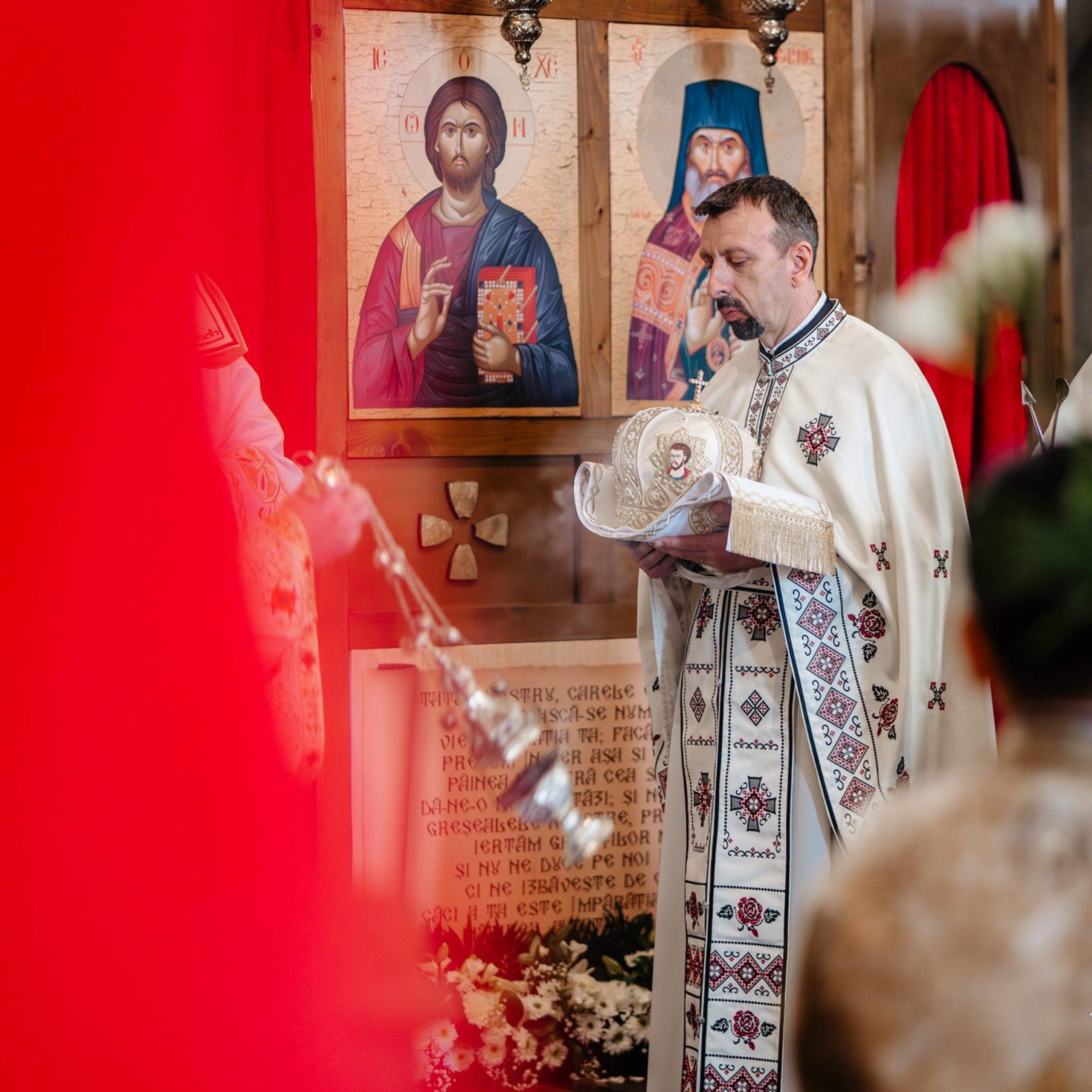Sambata lui Lazar si Hramul la Biserica Romaneasca din Southampton — Slujba arhiereasca oficiata de PS Parinte Atanasie. TANTAN IONUT FOTO & FILM
