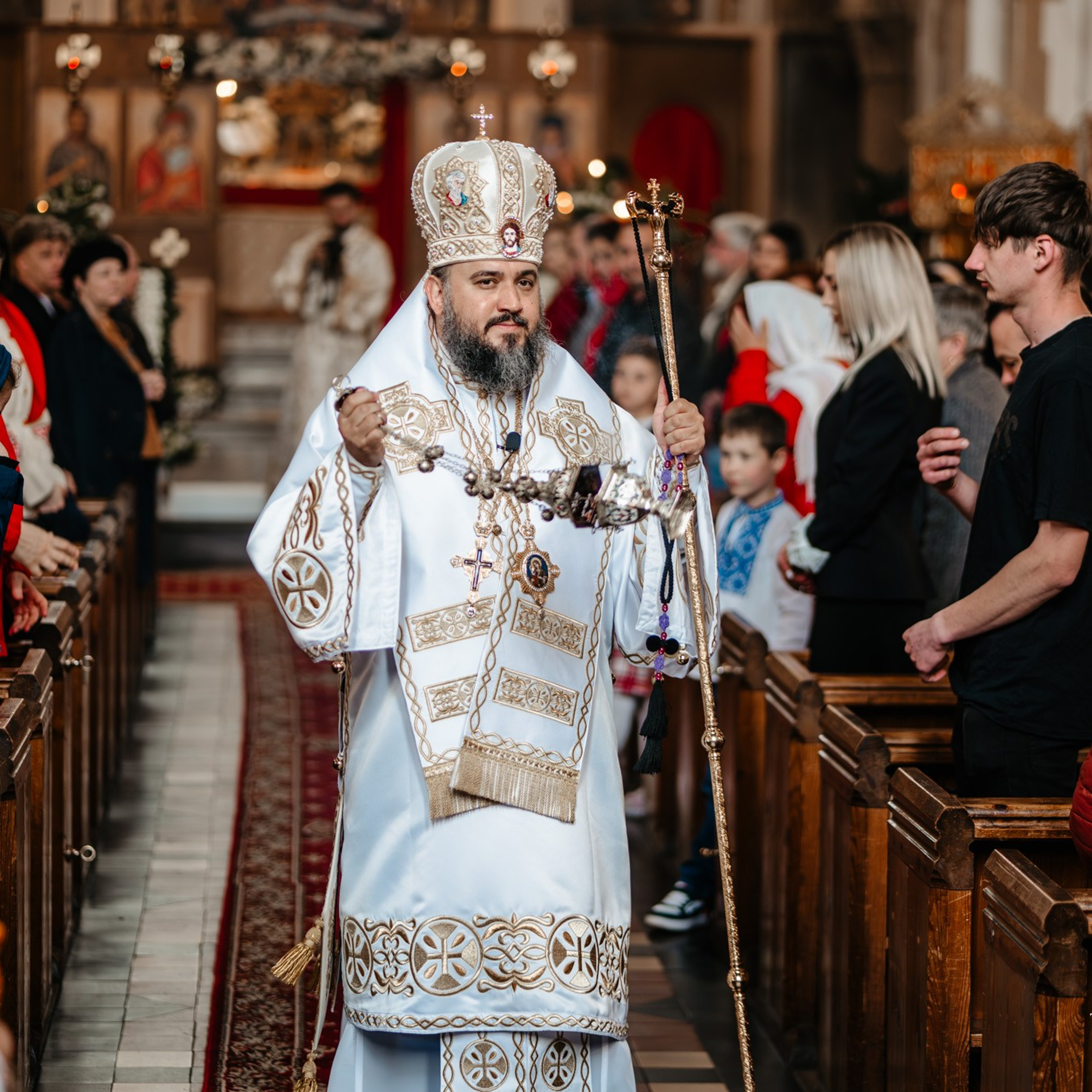Sambata lui Lazar si Hramul la Biserica Romaneasca din Southampton — Slujba arhiereasca oficiata de PS Parinte Atanasie. TANTAN IONUT FOTO & FILM