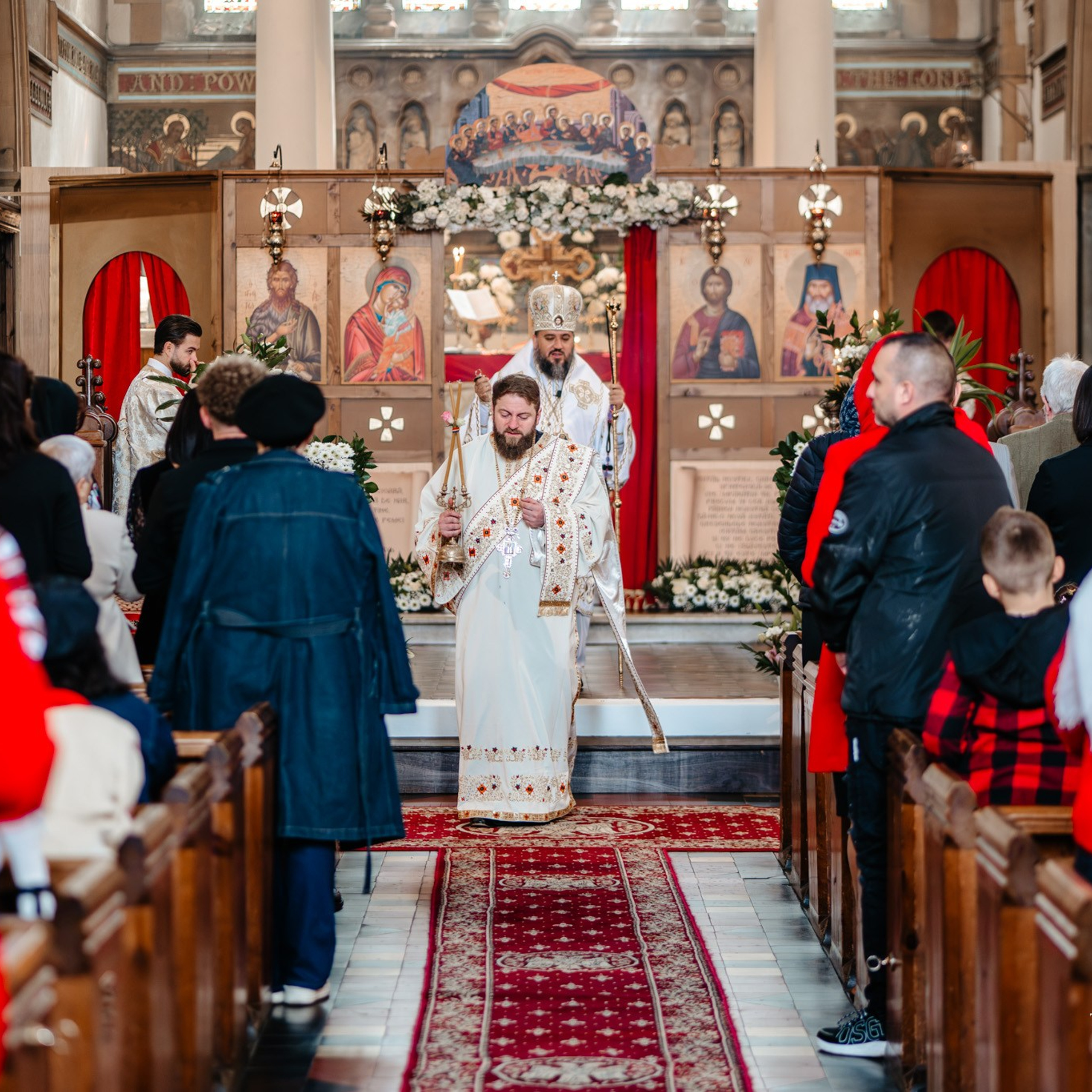 Sambata lui Lazar si Hramul la Biserica Romaneasca din Southampton — Slujba arhiereasca oficiata de PS Parinte Atanasie. TANTAN IONUT FOTO & FILM