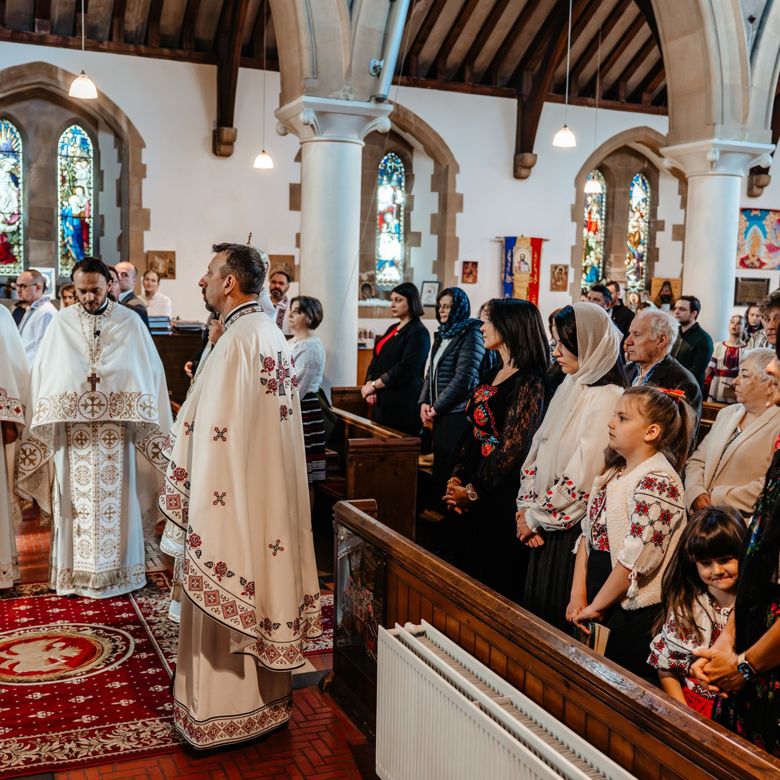 Sambata lui Lazar si Hramul la Biserica Romaneasca din Southampton — Slujba arhiereasca oficiata de PS Parinte Atanasie. TANTAN IONUT FOTO & FILM