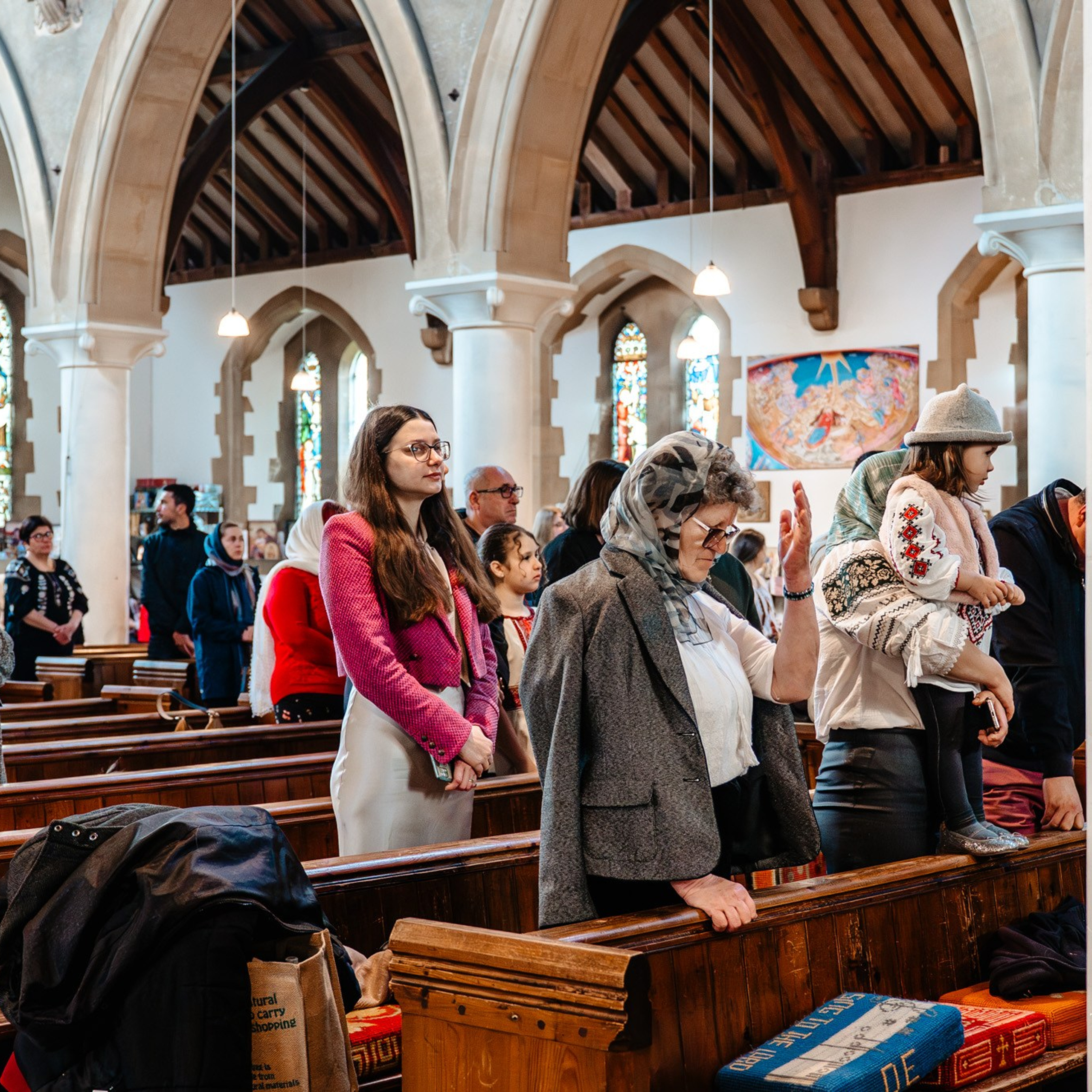 Sambata lui Lazar si Hramul la Biserica Romaneasca din Southampton — Slujba arhiereasca oficiata de PS Parinte Atanasie. TANTAN IONUT FOTO & FILM