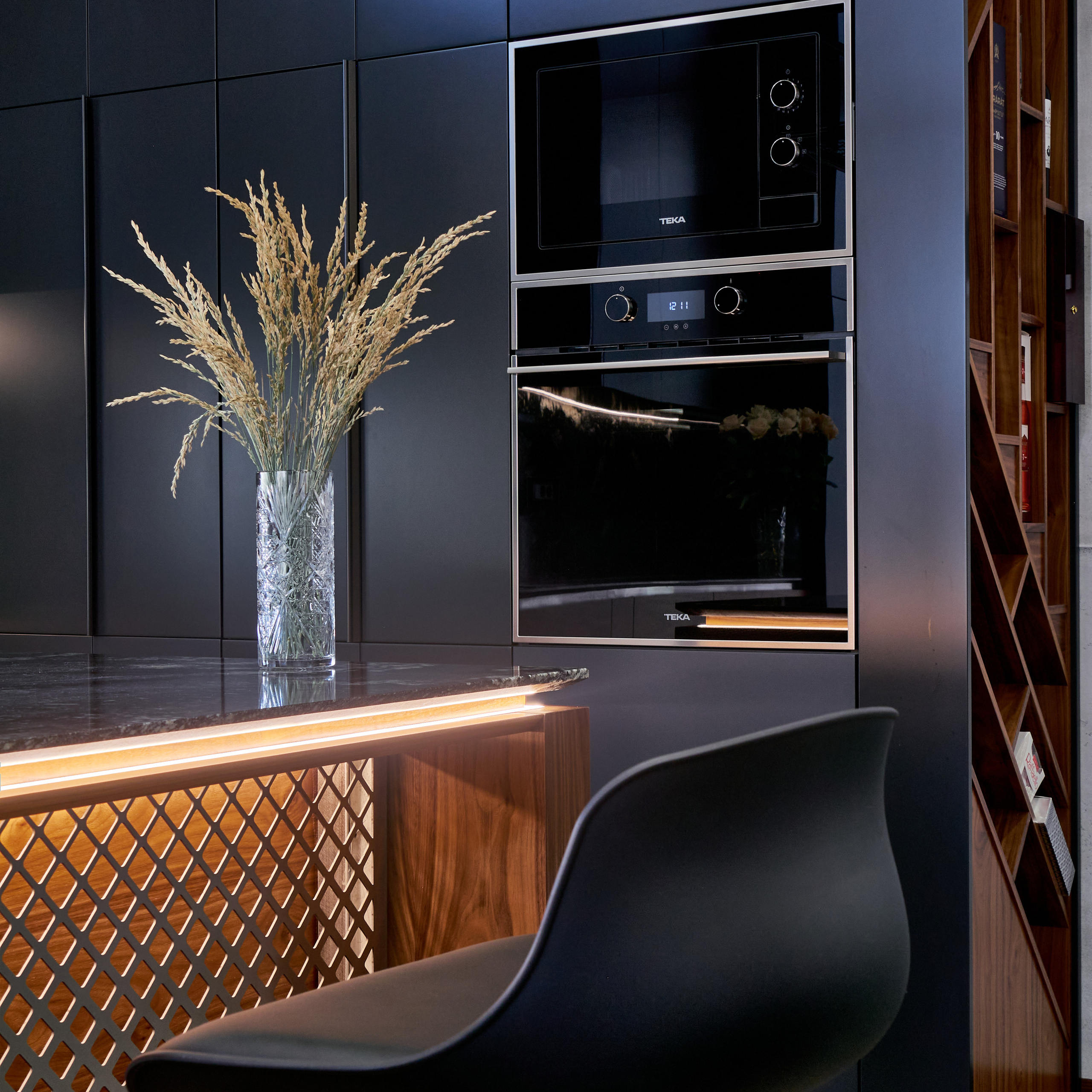 Furniture “Door & More”