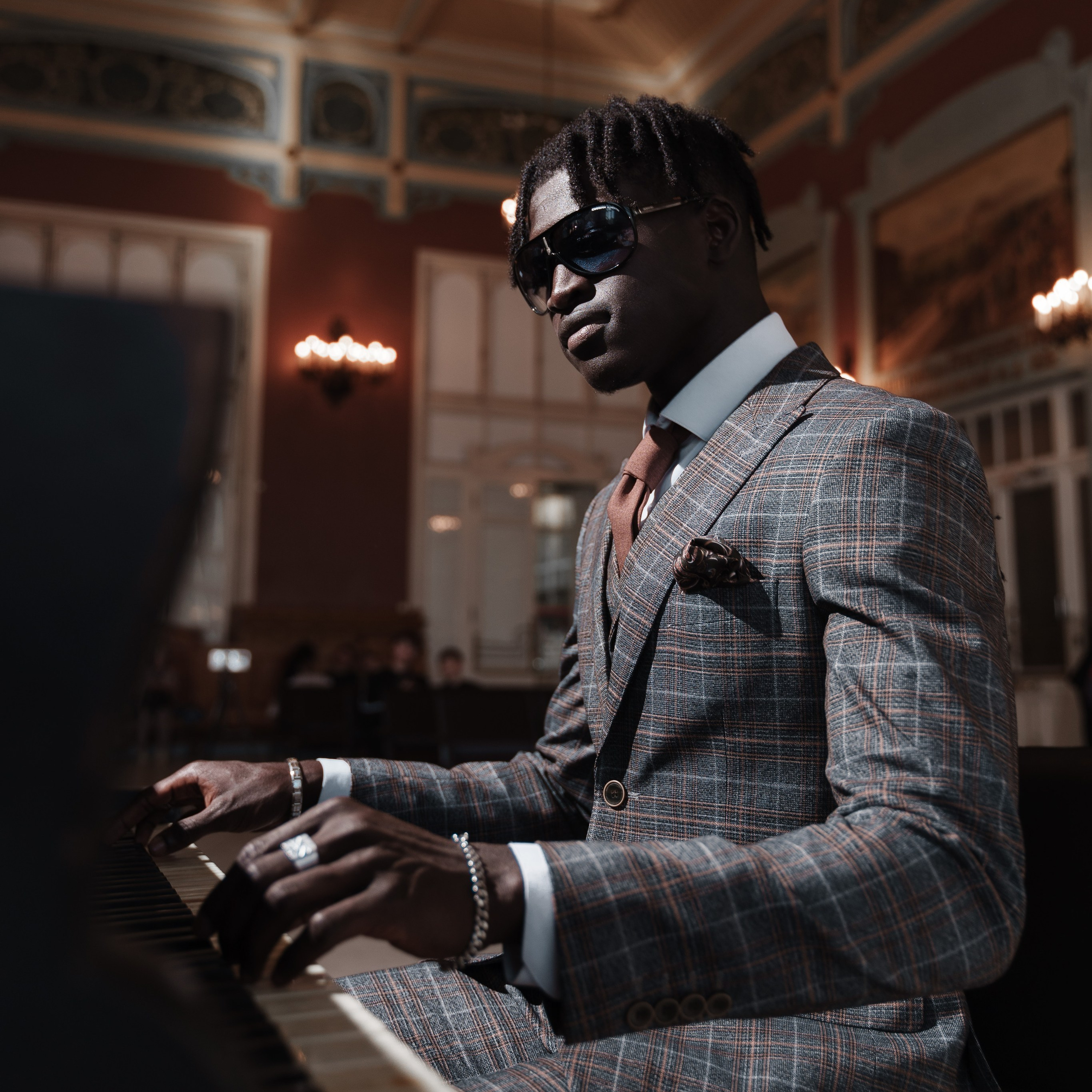 Men’s suits photography. Il fotografo Dmitrii Shmatov