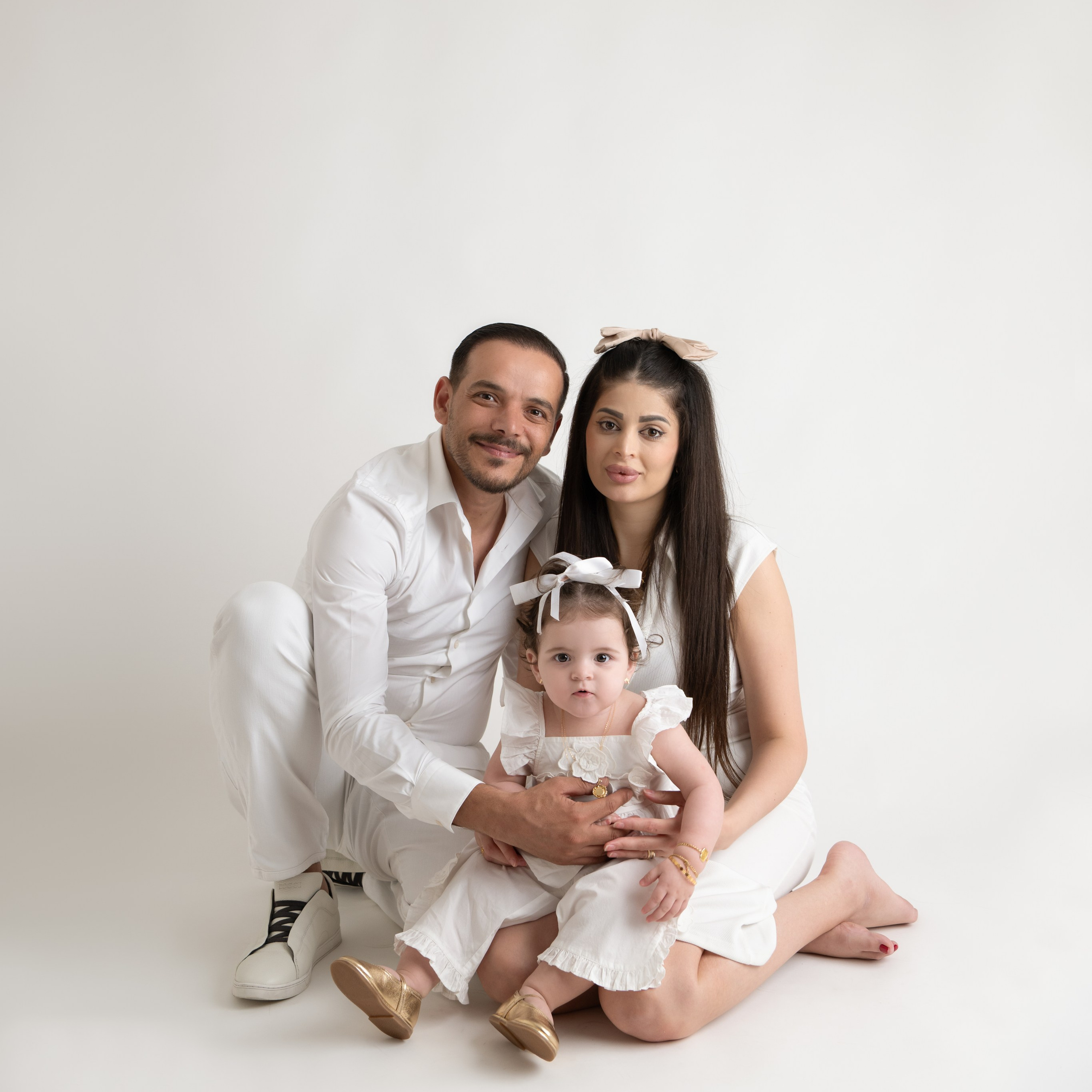 Newborn photo session in Doha Qatar, baby, sitter, cake smash, pre-birthday, maternity, family photographer in Doha, Qatar