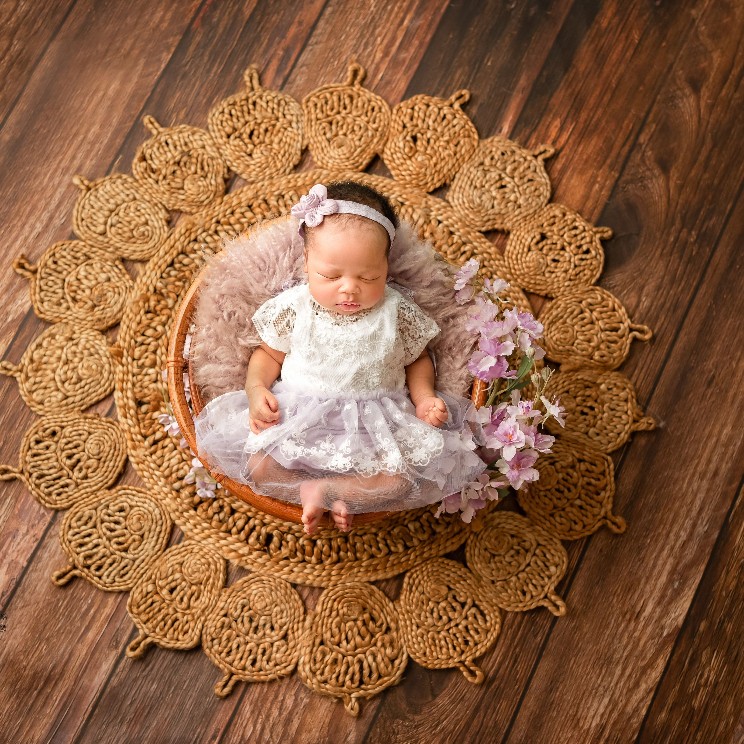 Newborn photo session in Doha Qatar, baby, sitter, cake smash, pre-birthday, maternity, family photographer in Doha, Qatar