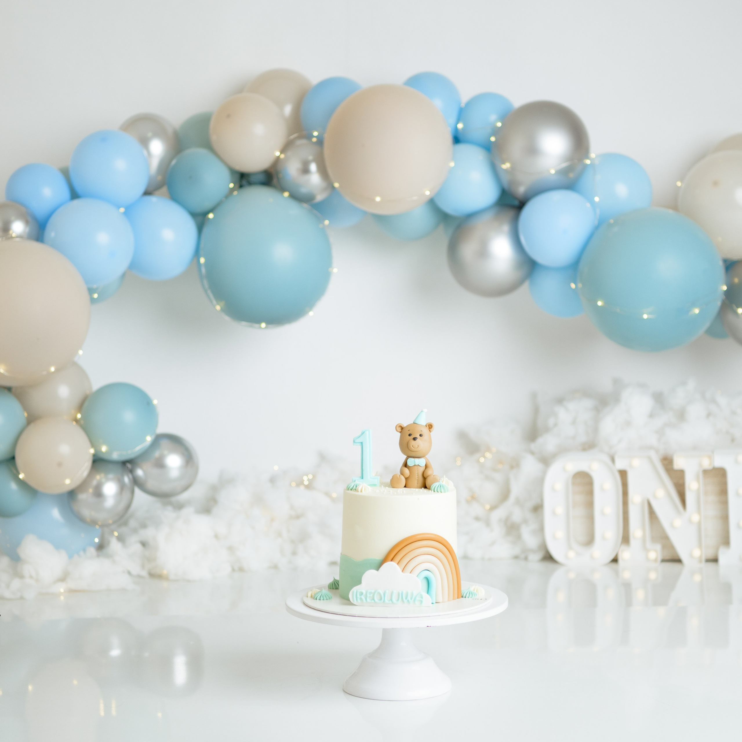 Newborn photo session in Doha Qatar, baby, sitter, cake smash, pre-birthday, maternity, family photographer in Doha, Qatar