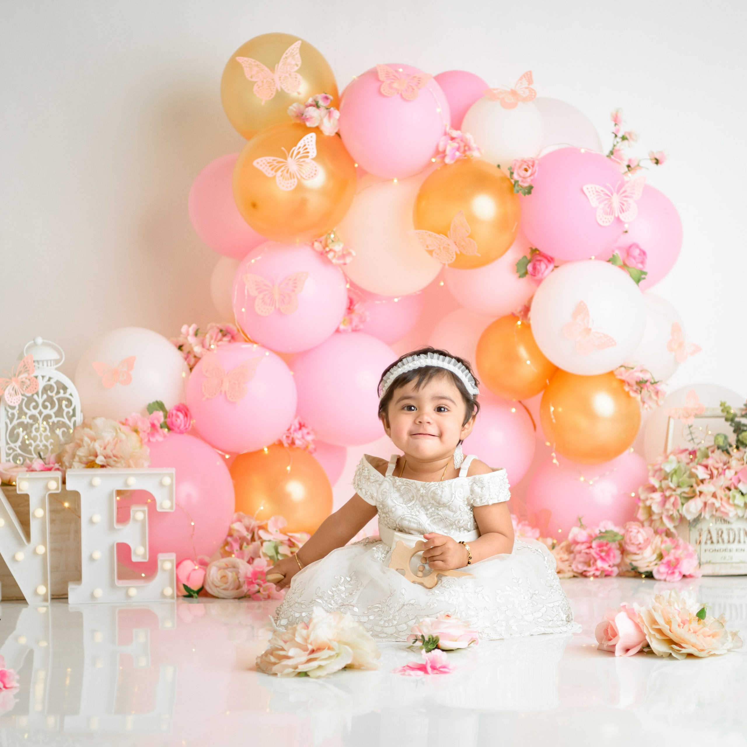 Newborn photo session in Doha Qatar, baby, sitter, cake smash, pre-birthday, maternity, family photographer in Doha, Qatar