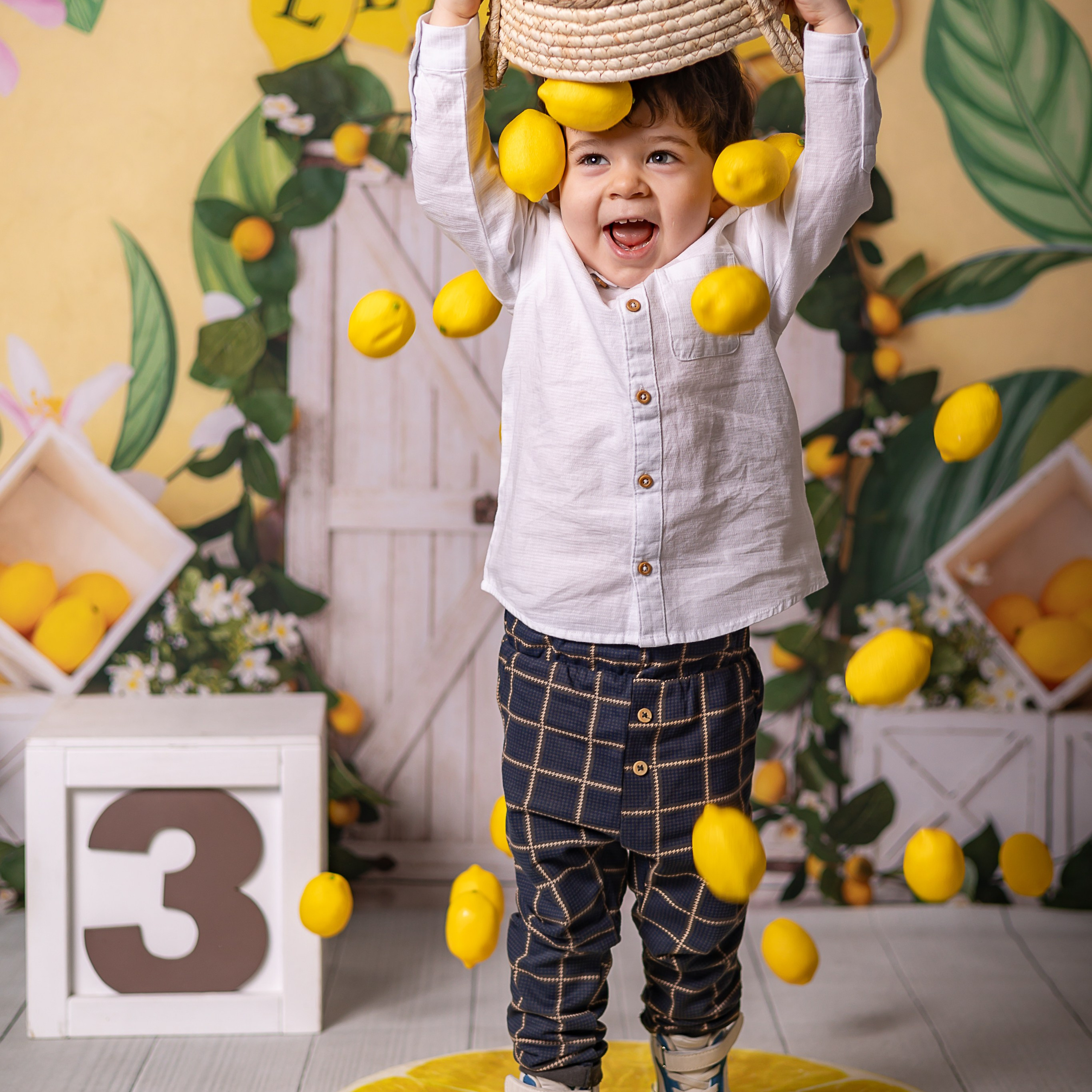 SMASH THE CAKE. FOTOGRAFUL LUI MATEI