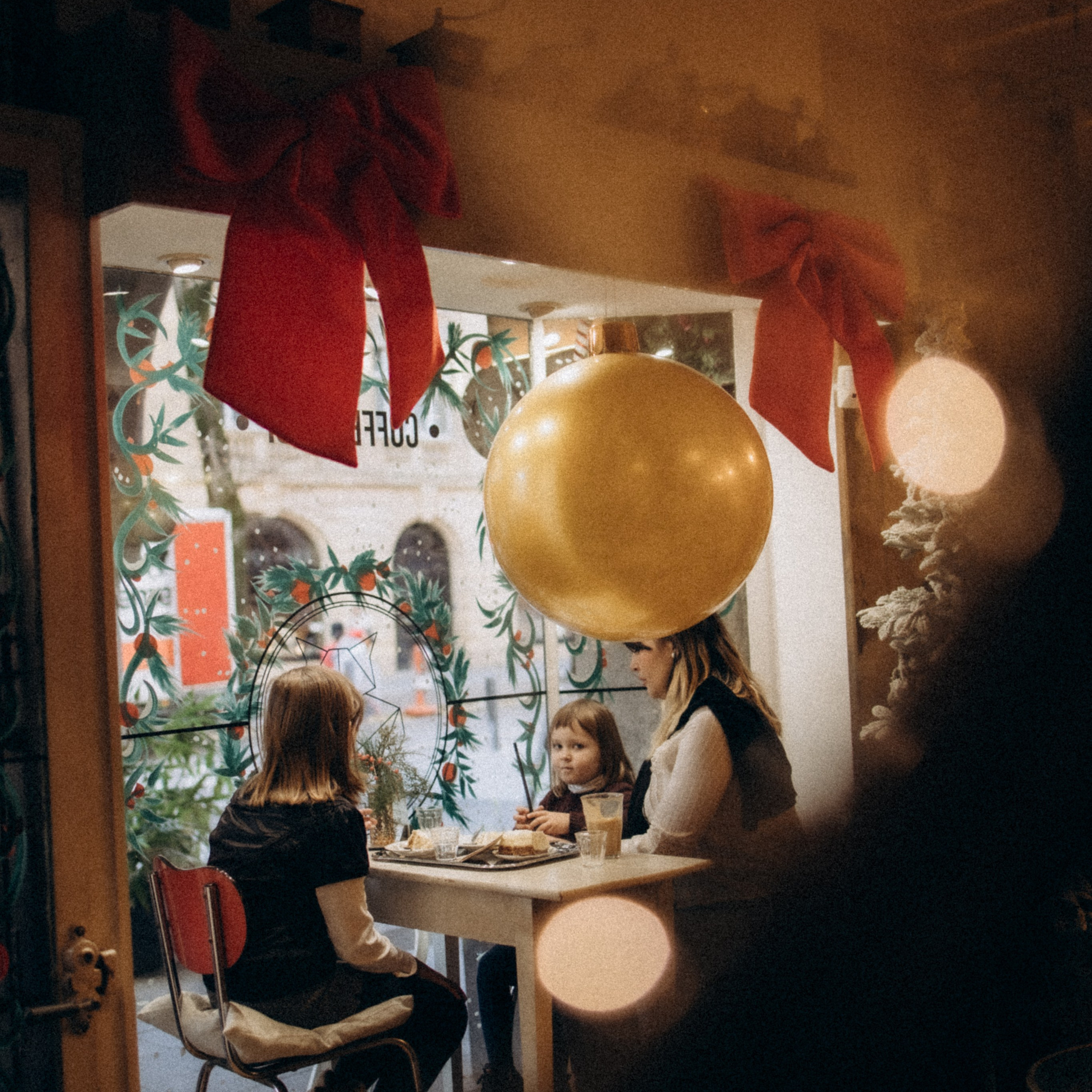 Mini-séance photo de Noël 2024. Семейный фотограф во Франции (Мец, Люксембург)