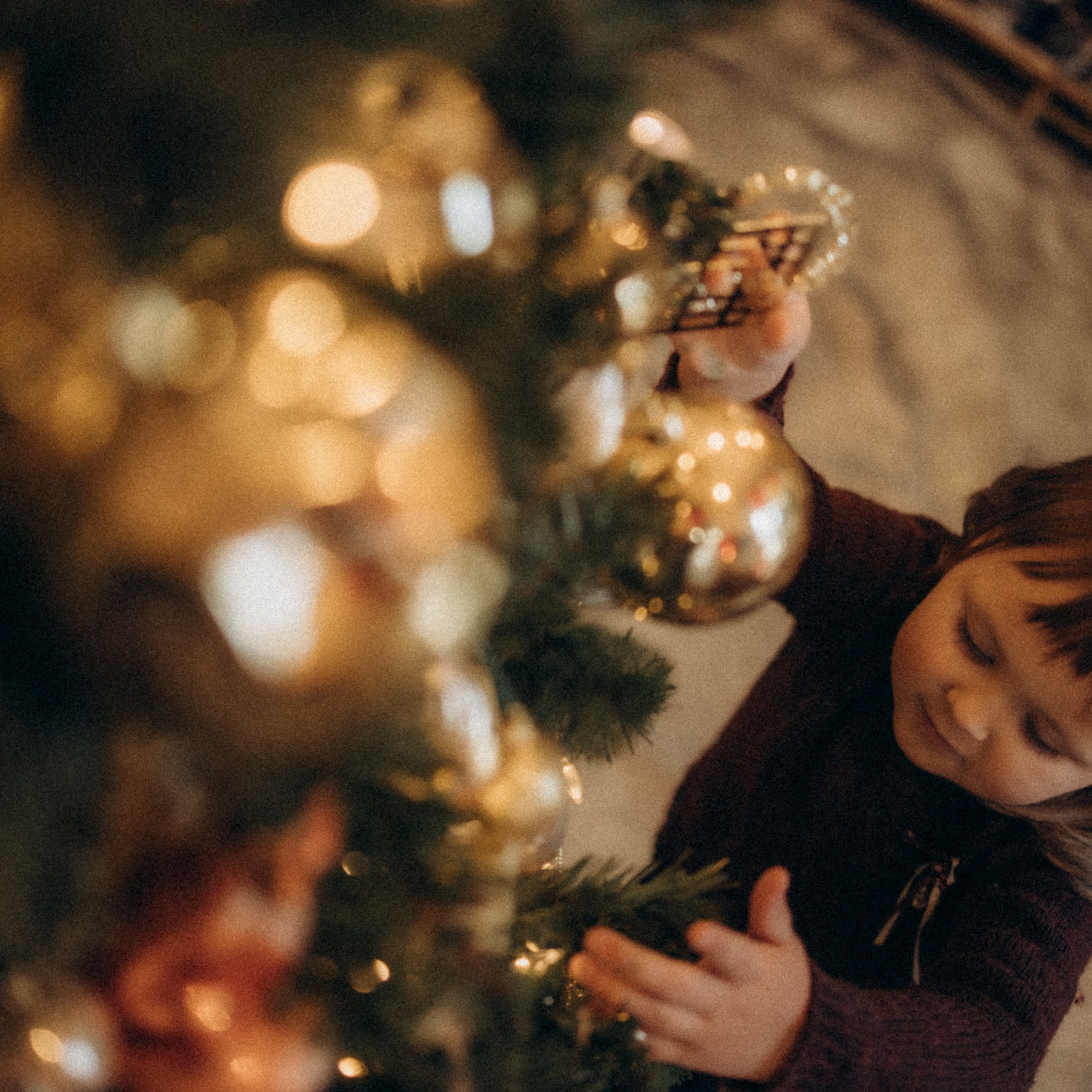 Mini-séance photo de Noël 2024. Семейный фотограф во Франции (Мец, Люксембург)
