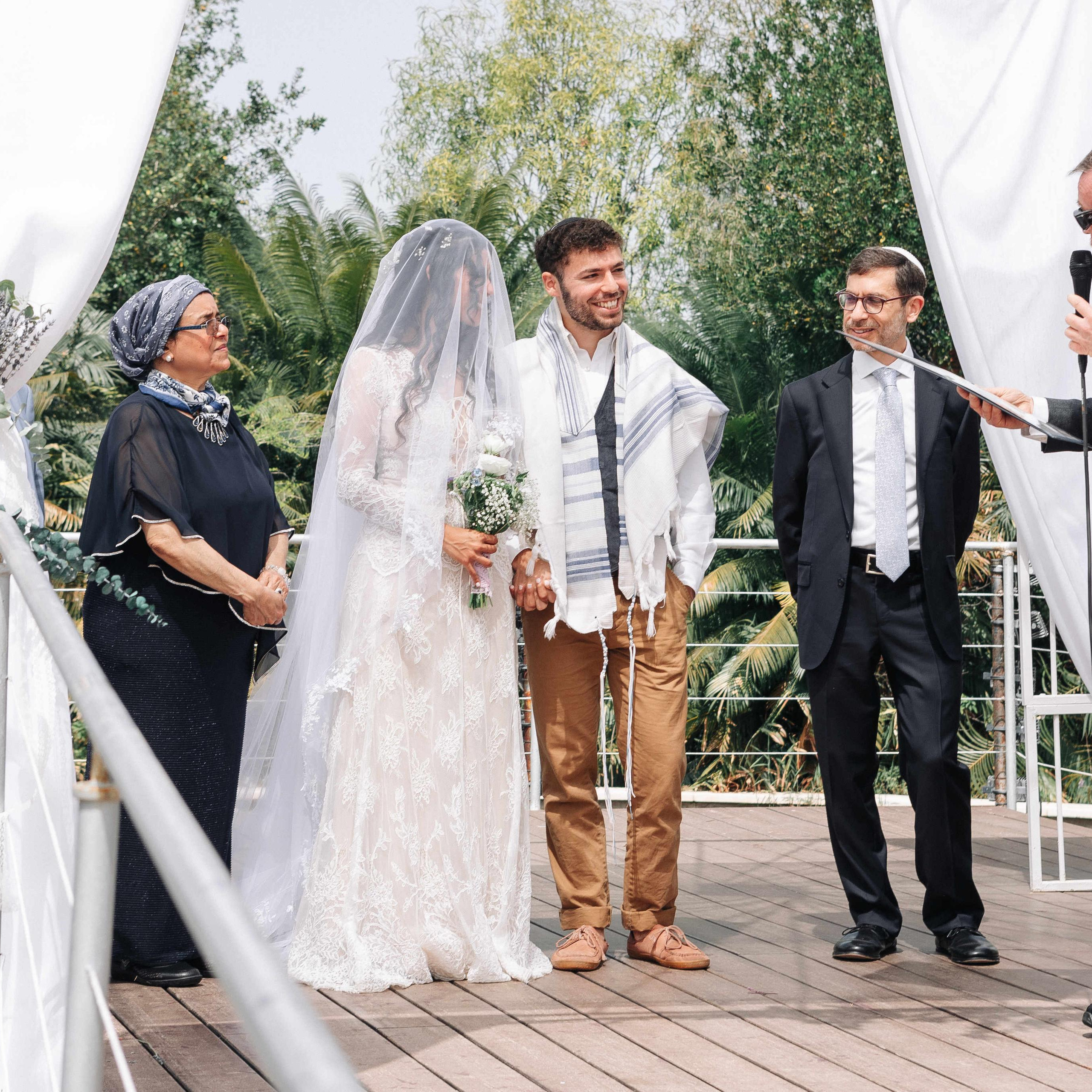 FRIDAY MORNING WEDDING