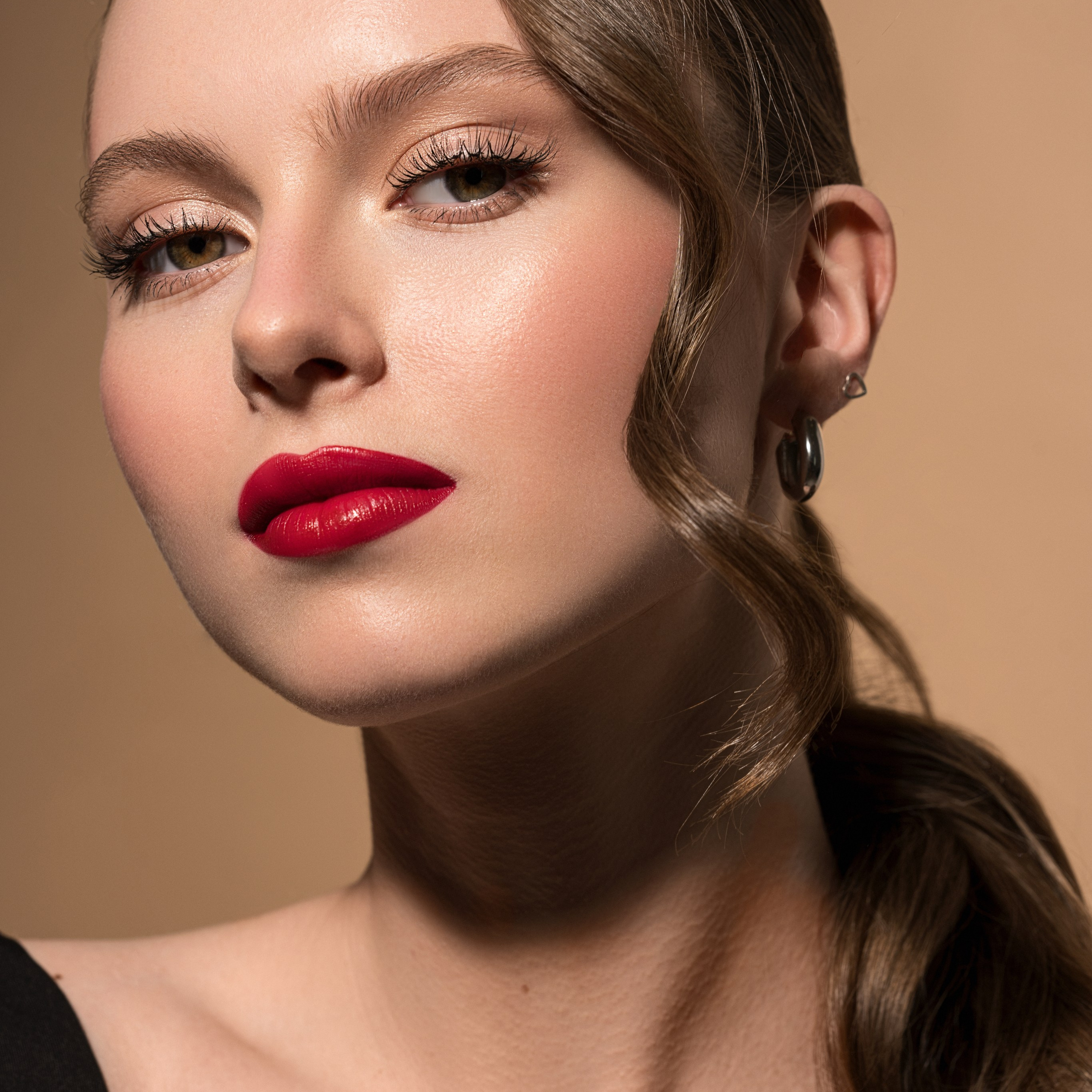 High-End Beauty Portrait Photo Retouching in Photoshop.Professional services from Retoucher Olha Kompaniiets