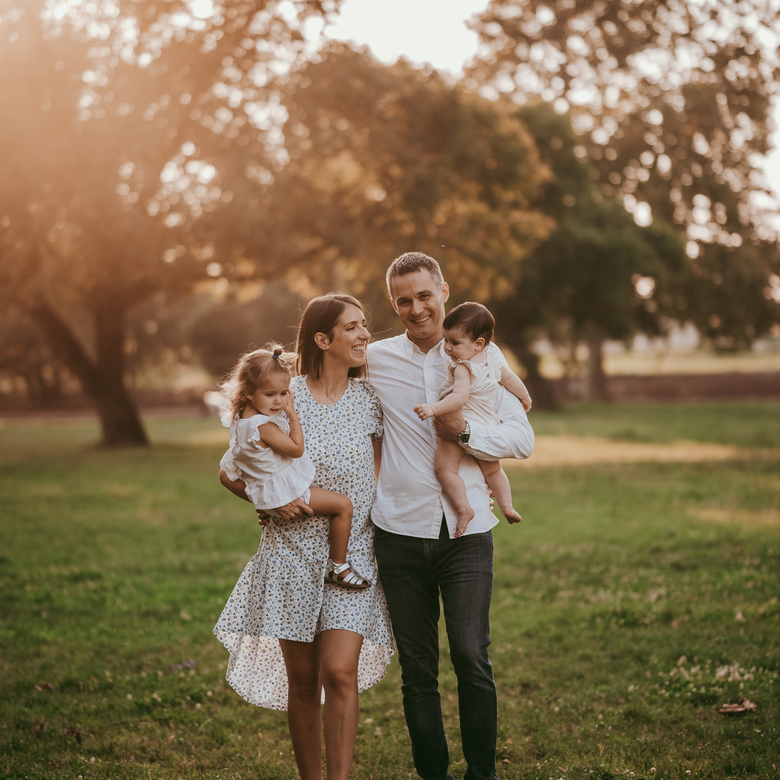 Porodicno fotografisanje. Deciji i porodicni fotograf u Beogradu Oksana Skendzic