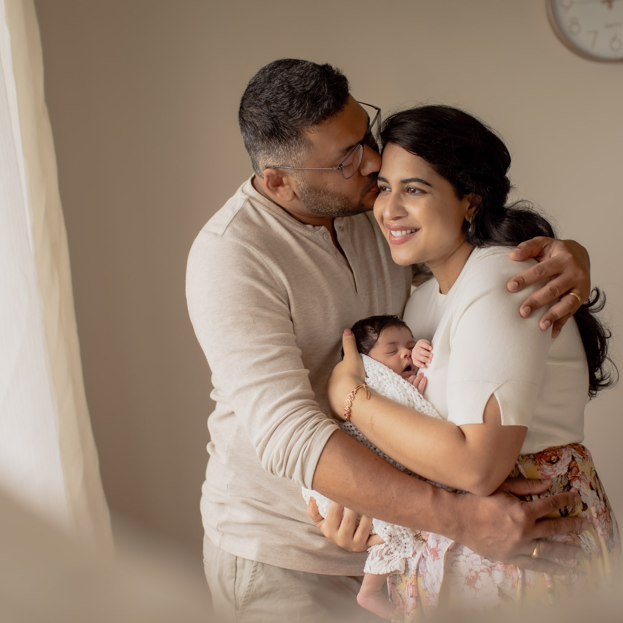 MATERNITY PHOTOGRAPHY SHOOT ON BALMORAL BEACH, SYDNEY. Family and Maternity Photography in Sydney, Hills District