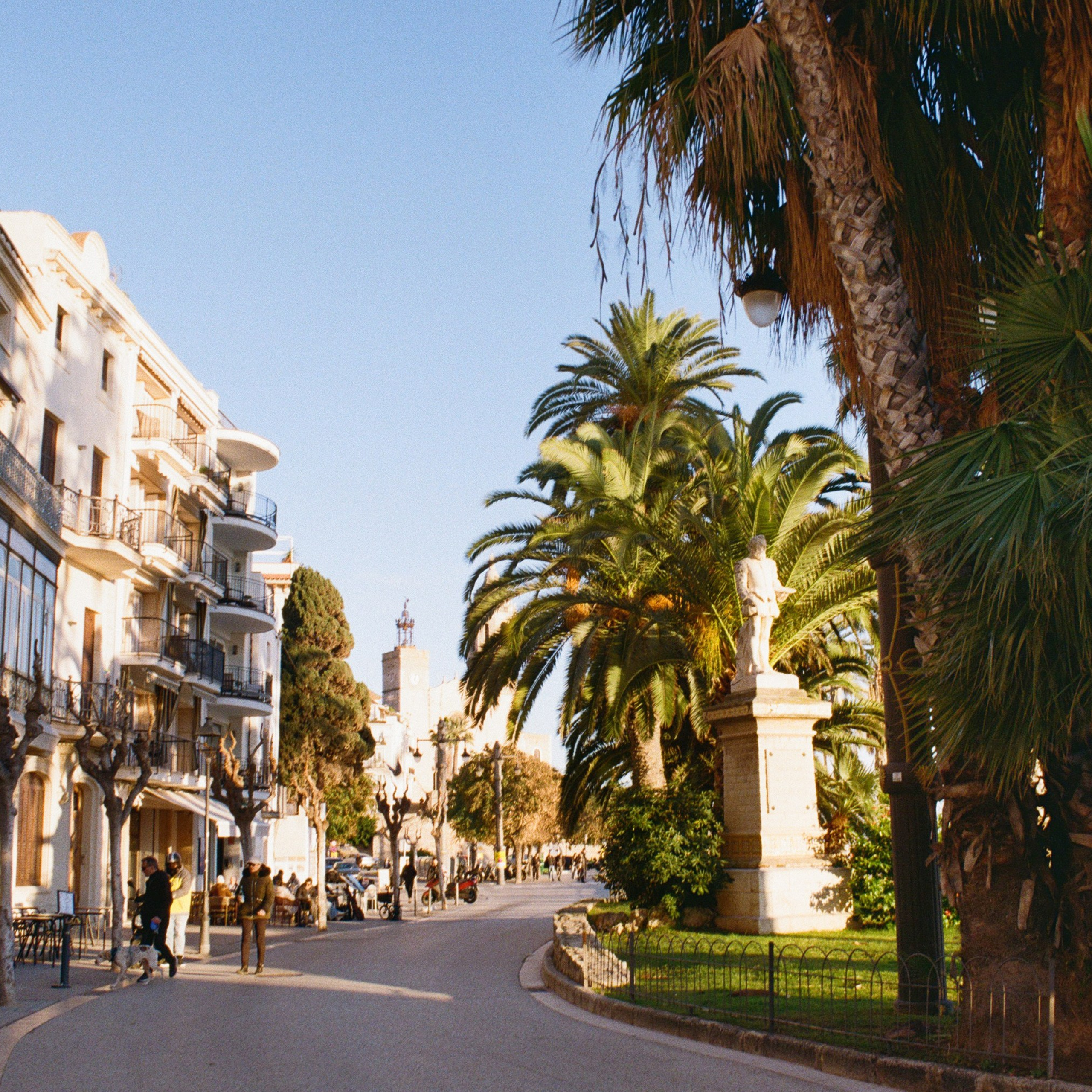Sitges — light, sea and slow Mediterranean rhythm. Wedding Stories — Professional Wedding Photography & Videography in Germany, Italy, Spain & all across Europe