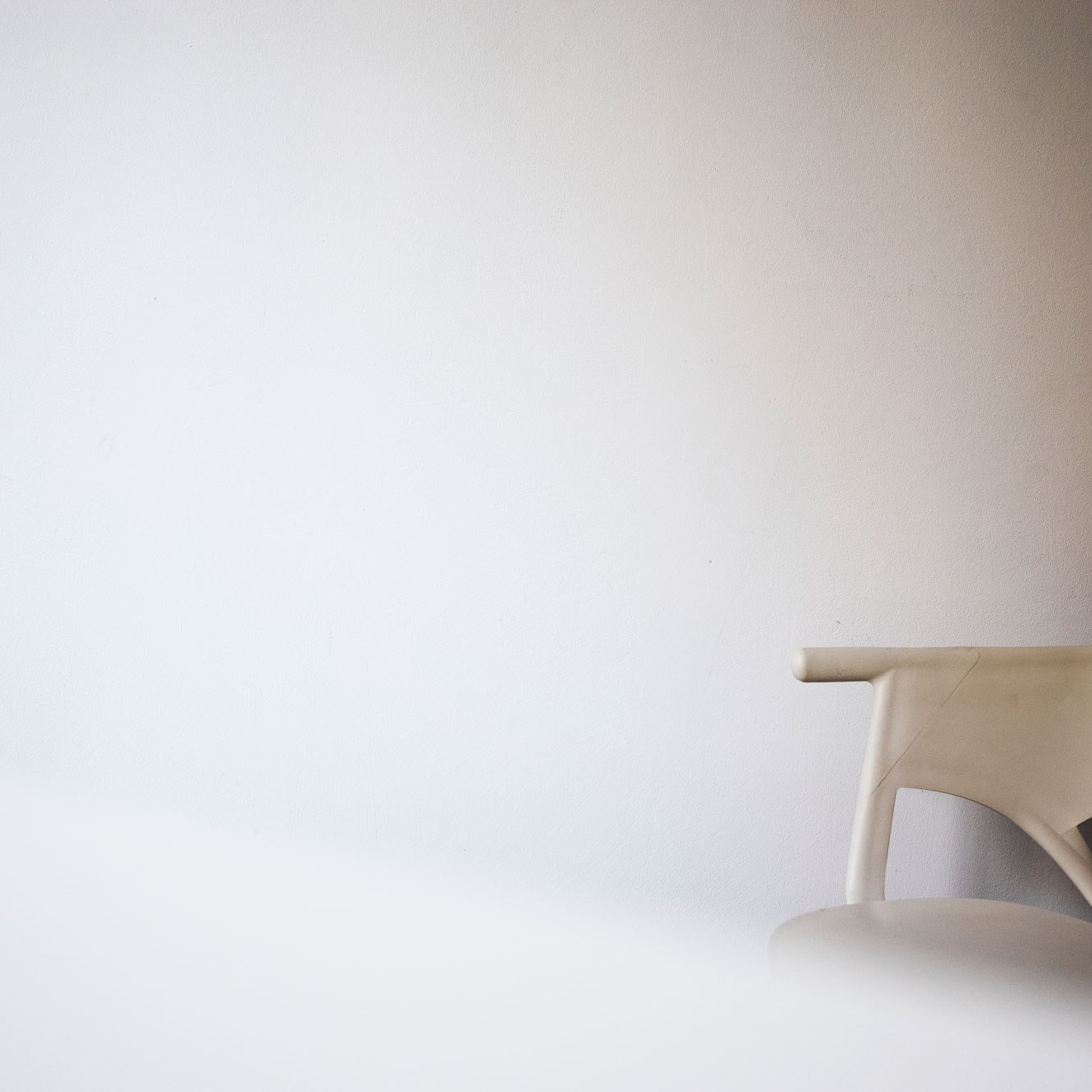 White room. Leni Smoragdova | Transaction Art Universe | Conceptual Art
