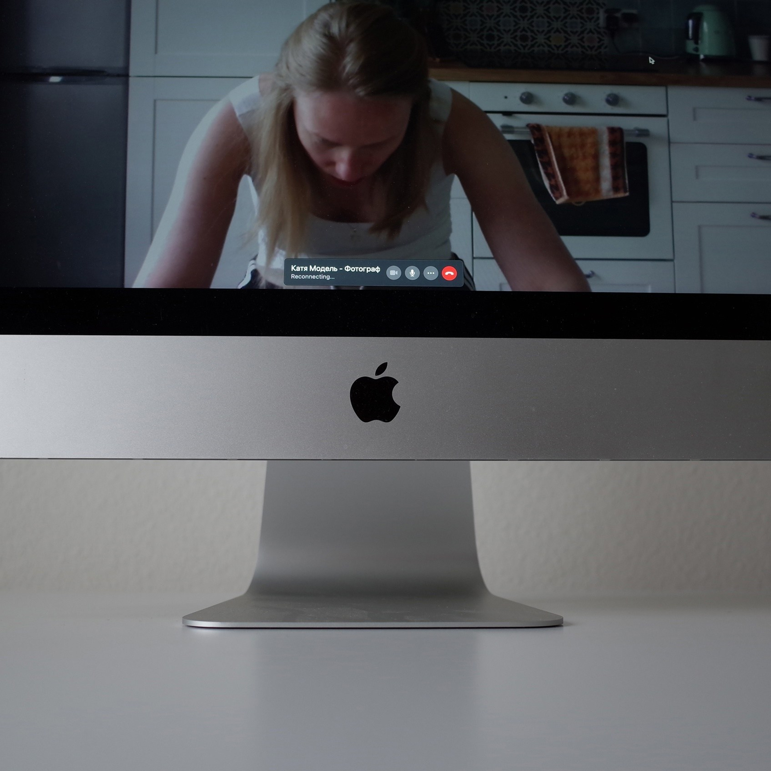 A digital performance merging photography and IT simulation. The artist, based in Israel, conducts a remote photoshoot with models in Turkey via a glitch-prone video call. The final images are intentionally pixelated, captured by photographing a computer screen—highlighting digital fragility and failed communication. A commentary on distance, technology, and the imperfections of virtual connection.