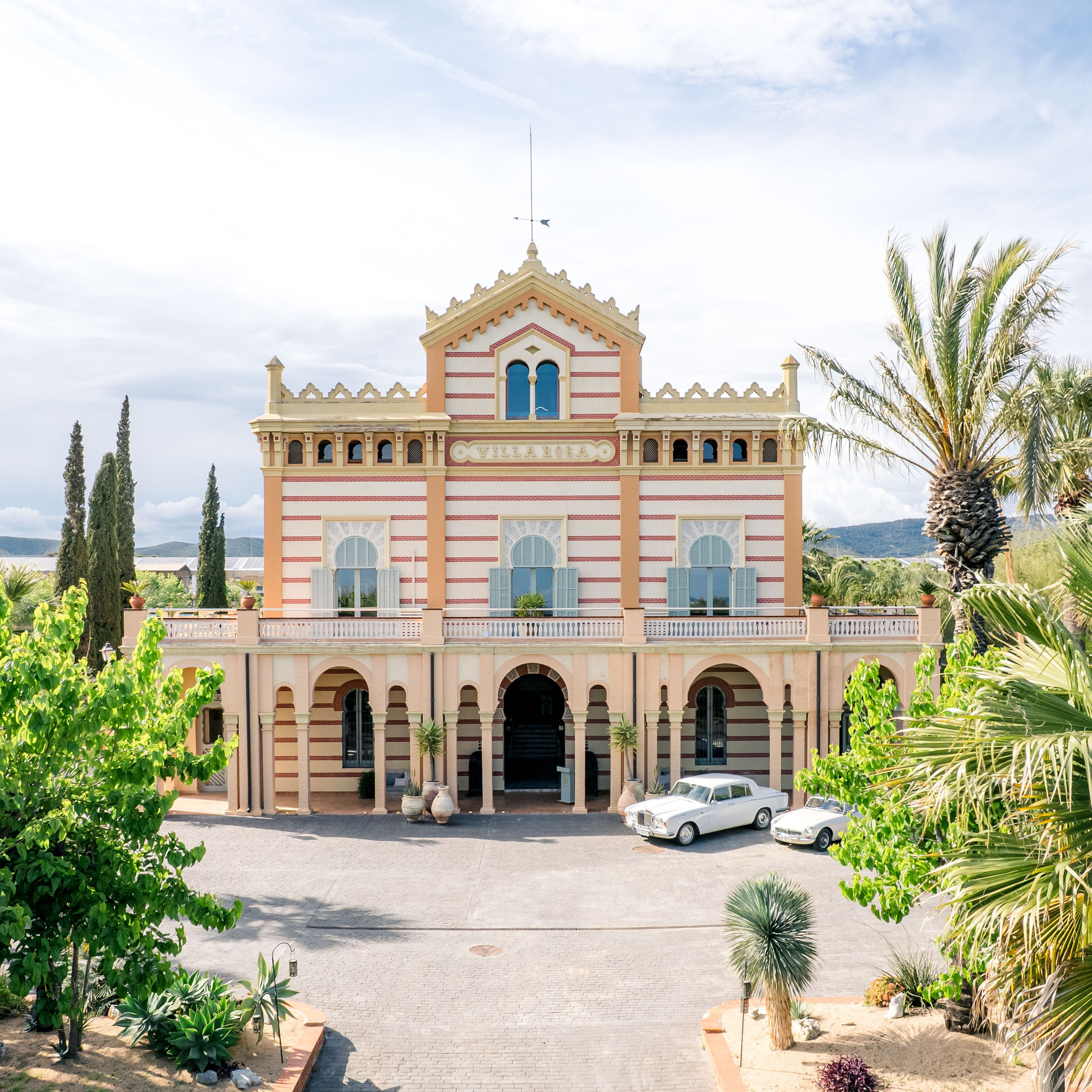 Barcelona Wedding Inspiration Tips. Wedding Photographer in Barcelona Lana Alekhina