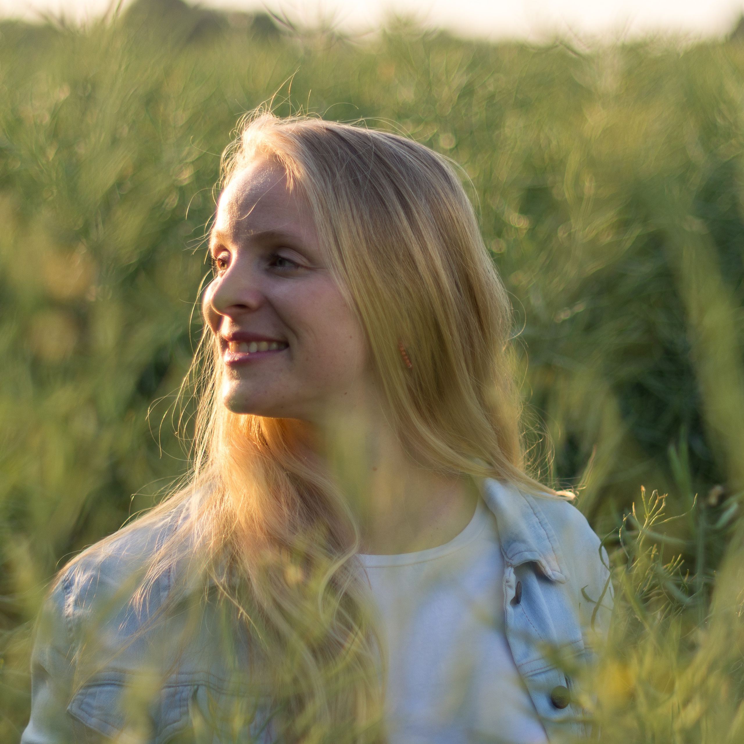 The way we move is the way we live. Online coaching — somatics — female movement coach
